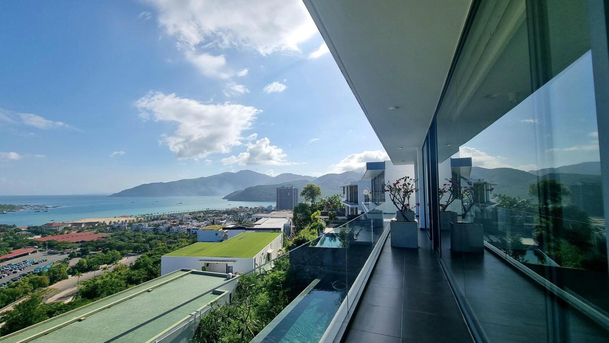 Promotion Early Booker Ocean Front 500m2 With 4 Bedrooms And Swimming Pool * Nha Trang