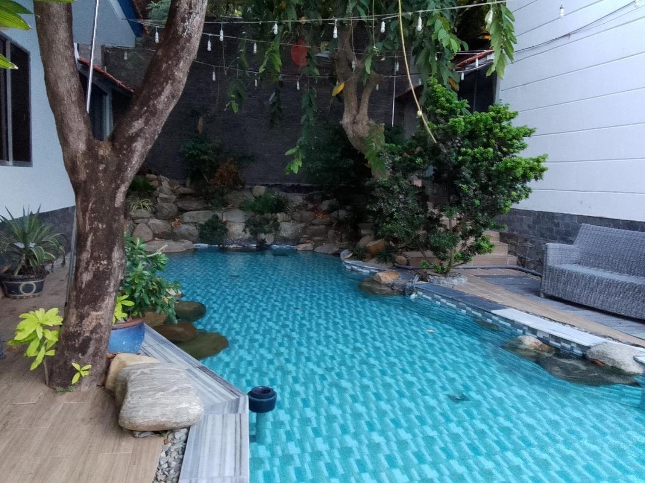 Vnd & Hotel