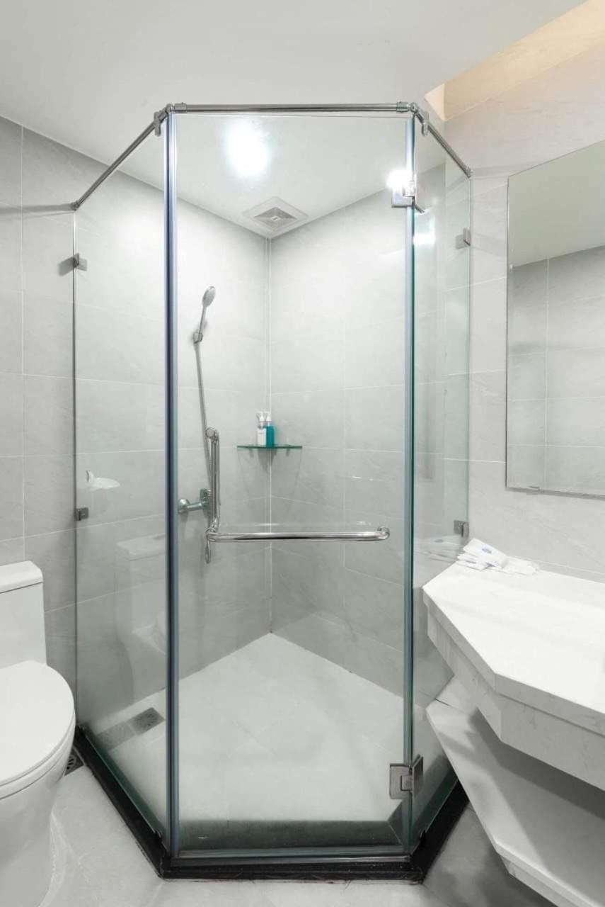 Hotel New Milano & Ho Chi Minh City