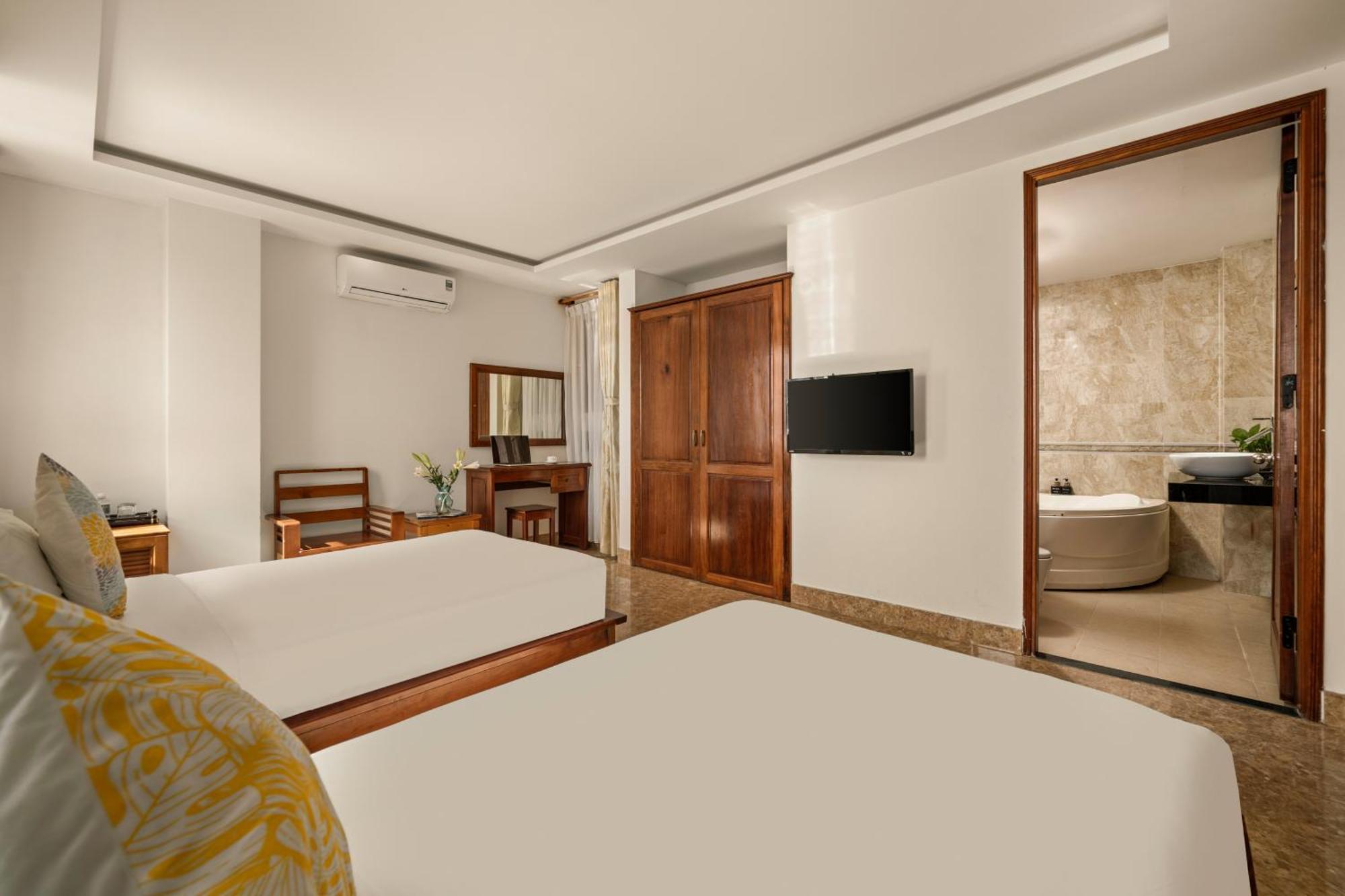 Titan Hotel Da Nang