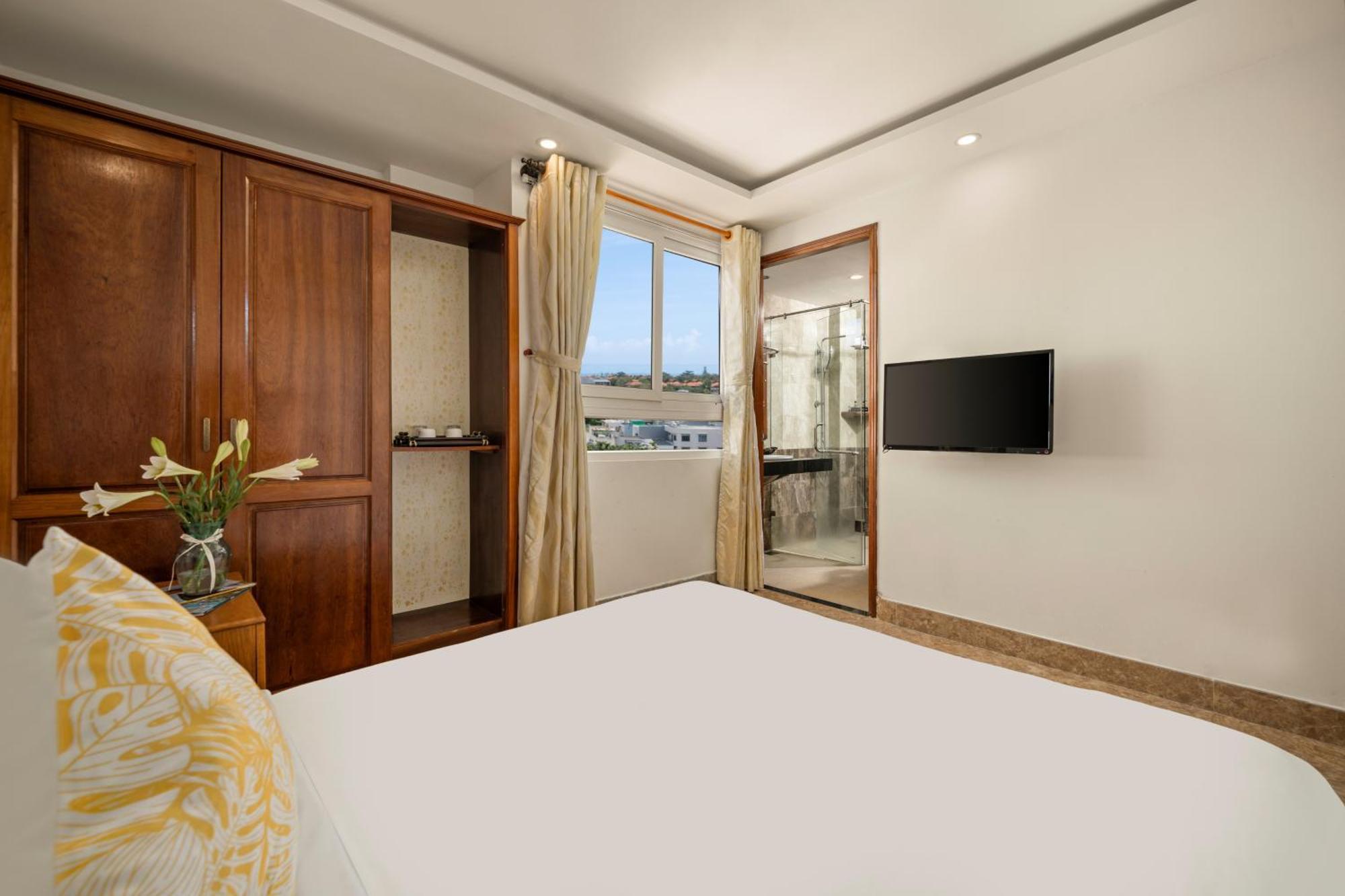 Titan Hotel Da Nang