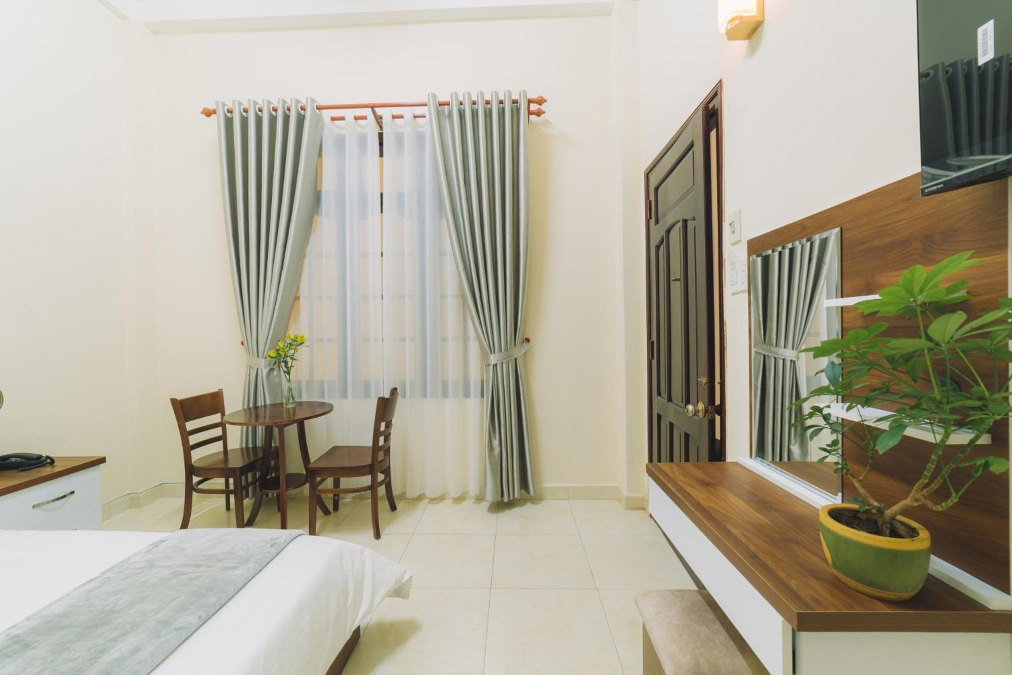 Khach San Phat Loi Hotel *