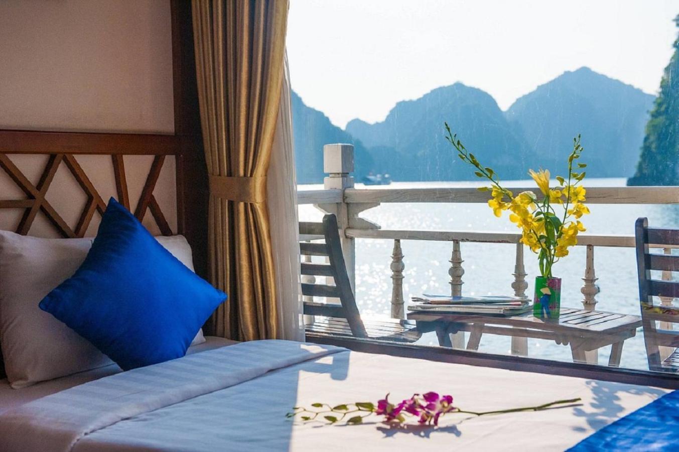 Royal Palace Cruise Ha Long
