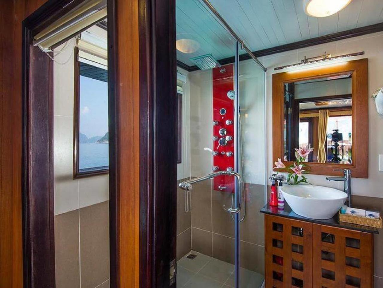 Royal Palace Cruise 4*