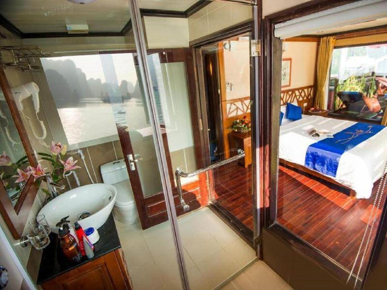 Royal Palace Cruise  4*