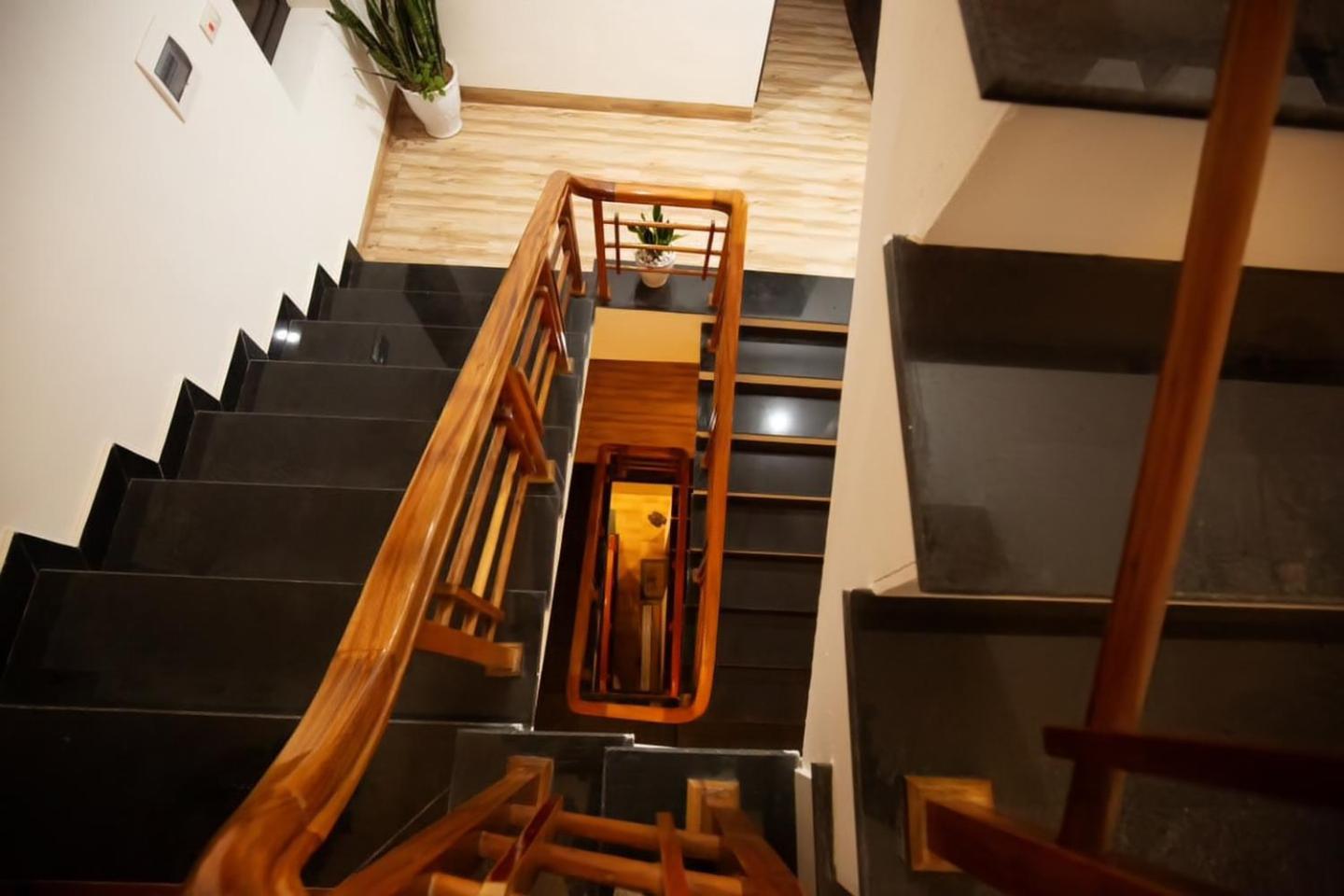 Ở trọ Hang Múa Lucky House Ninh Bình