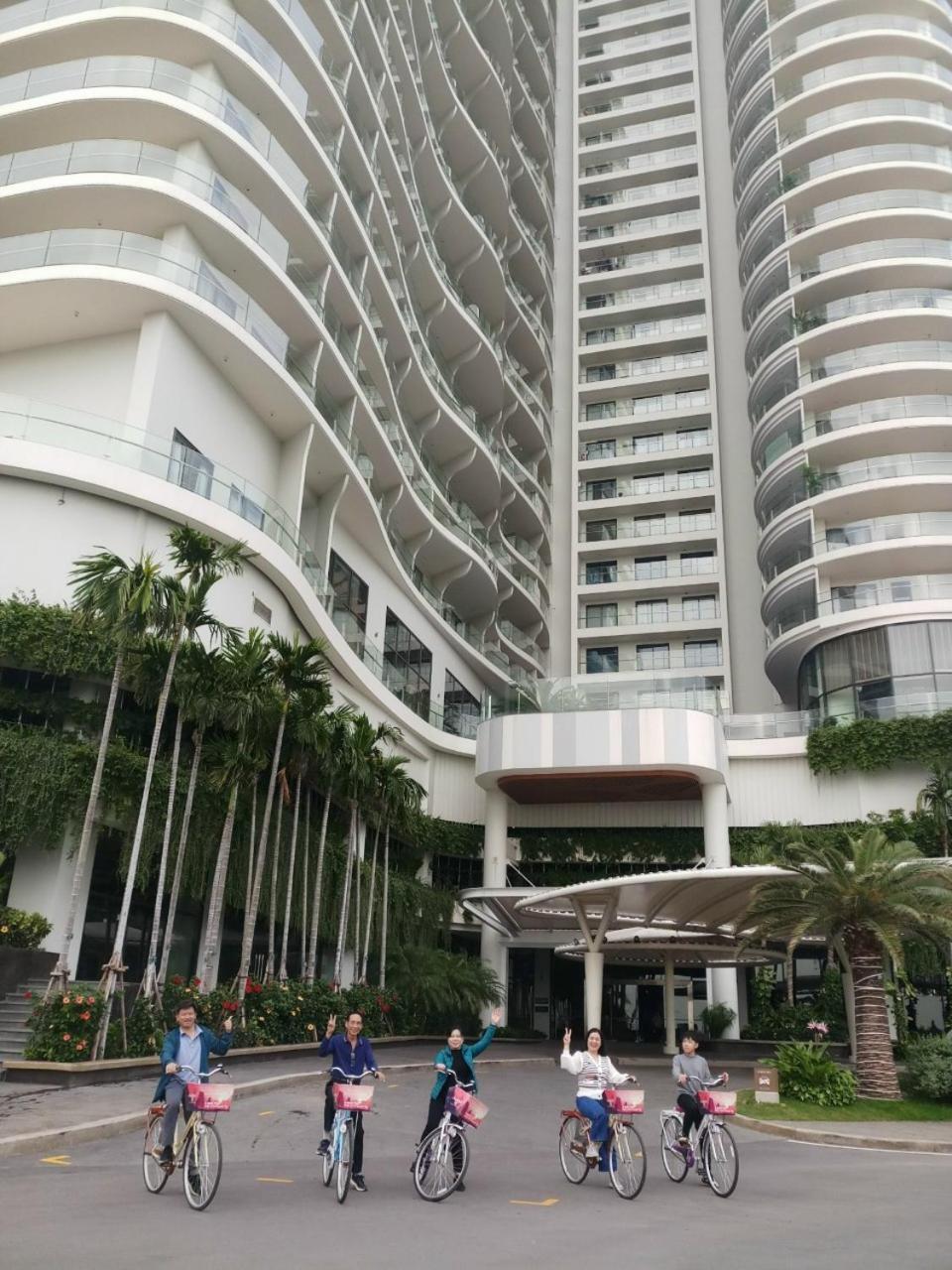 Sea View Sandy Citadines Marina * Ha Long