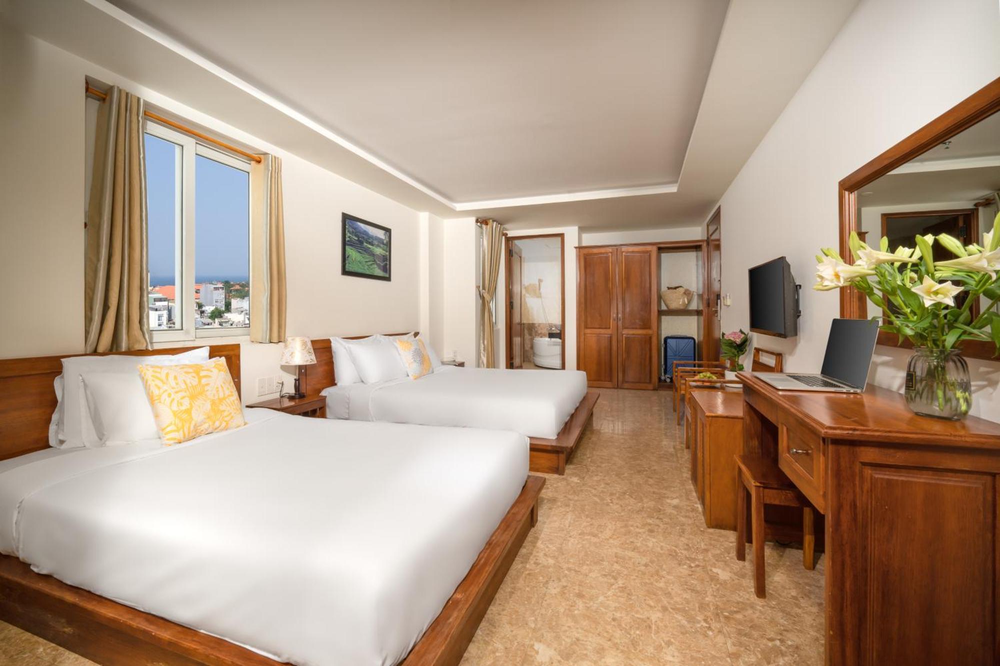 Titan Hotel Da Nang