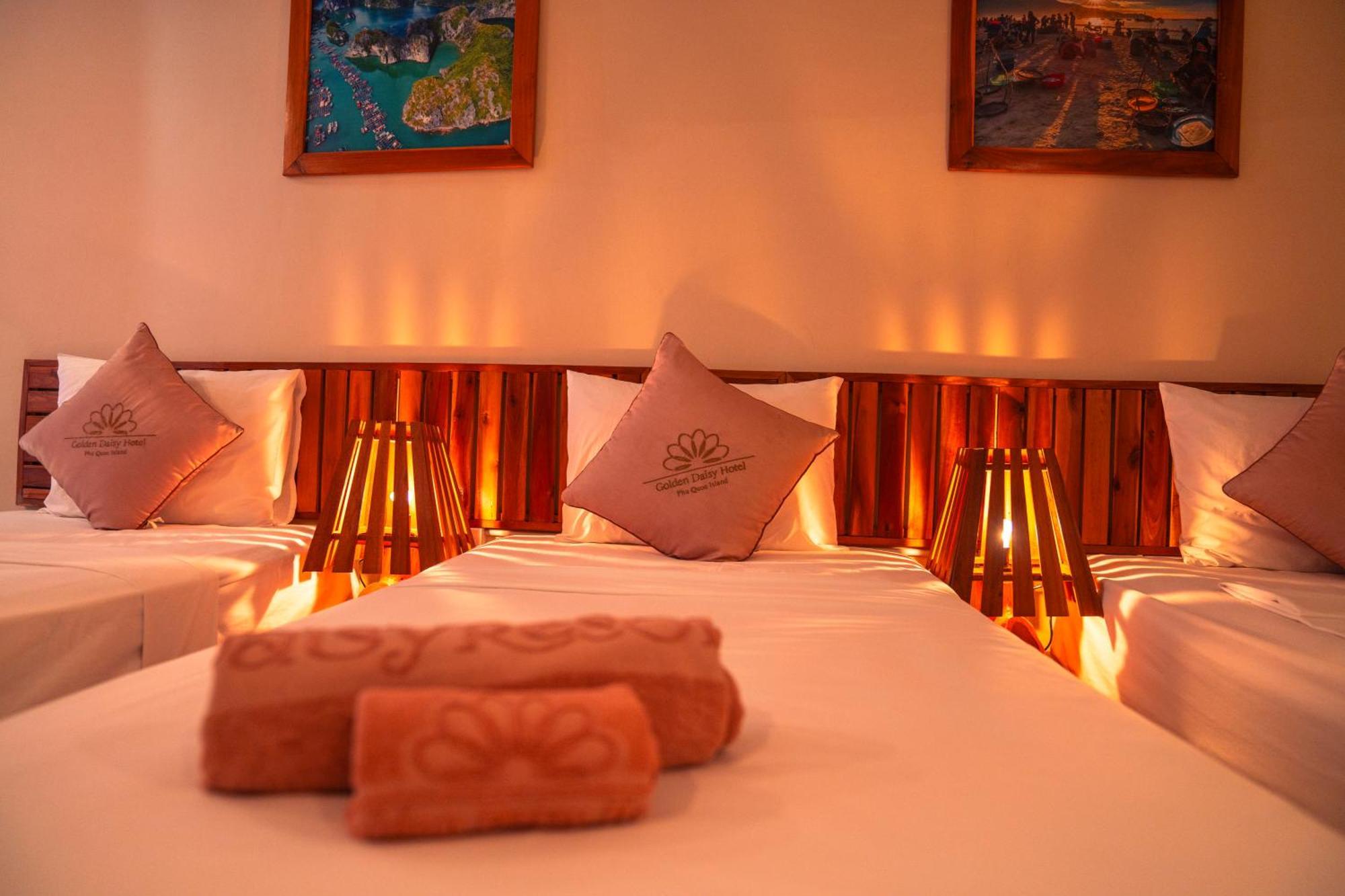 Golden Daisy Hotel