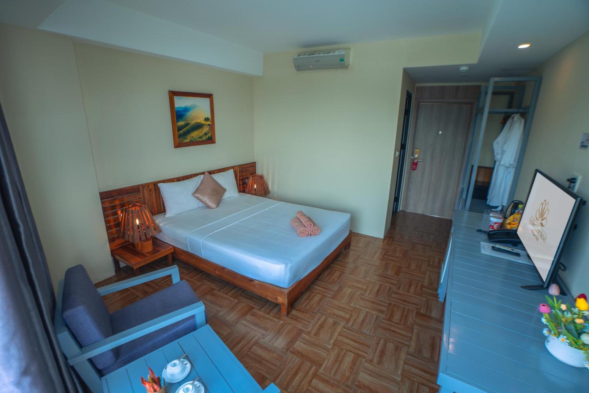 Golden Daisy Phu Quoc