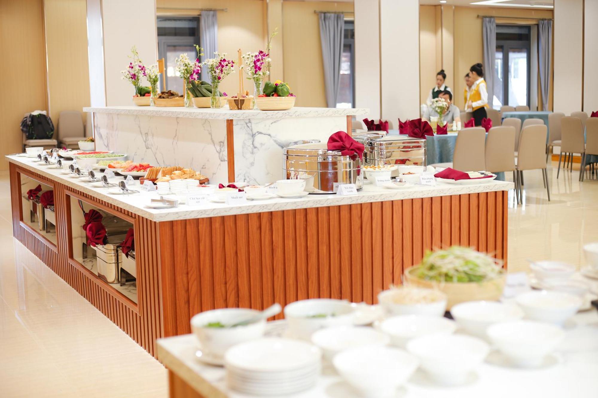 Phu Long & Restaurant Hotel Tam Ky