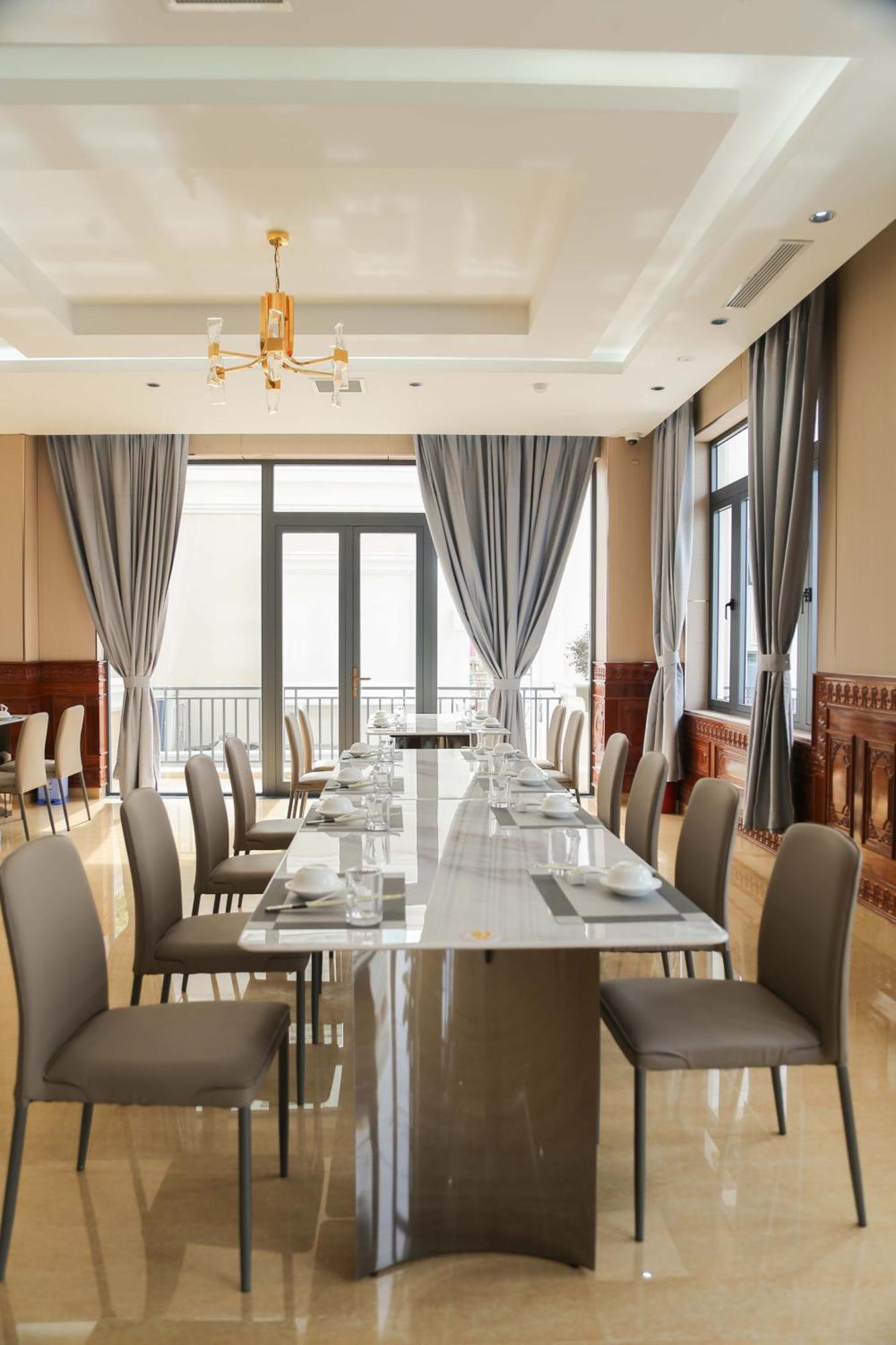Hotel Phu Long & Restaurant 4*