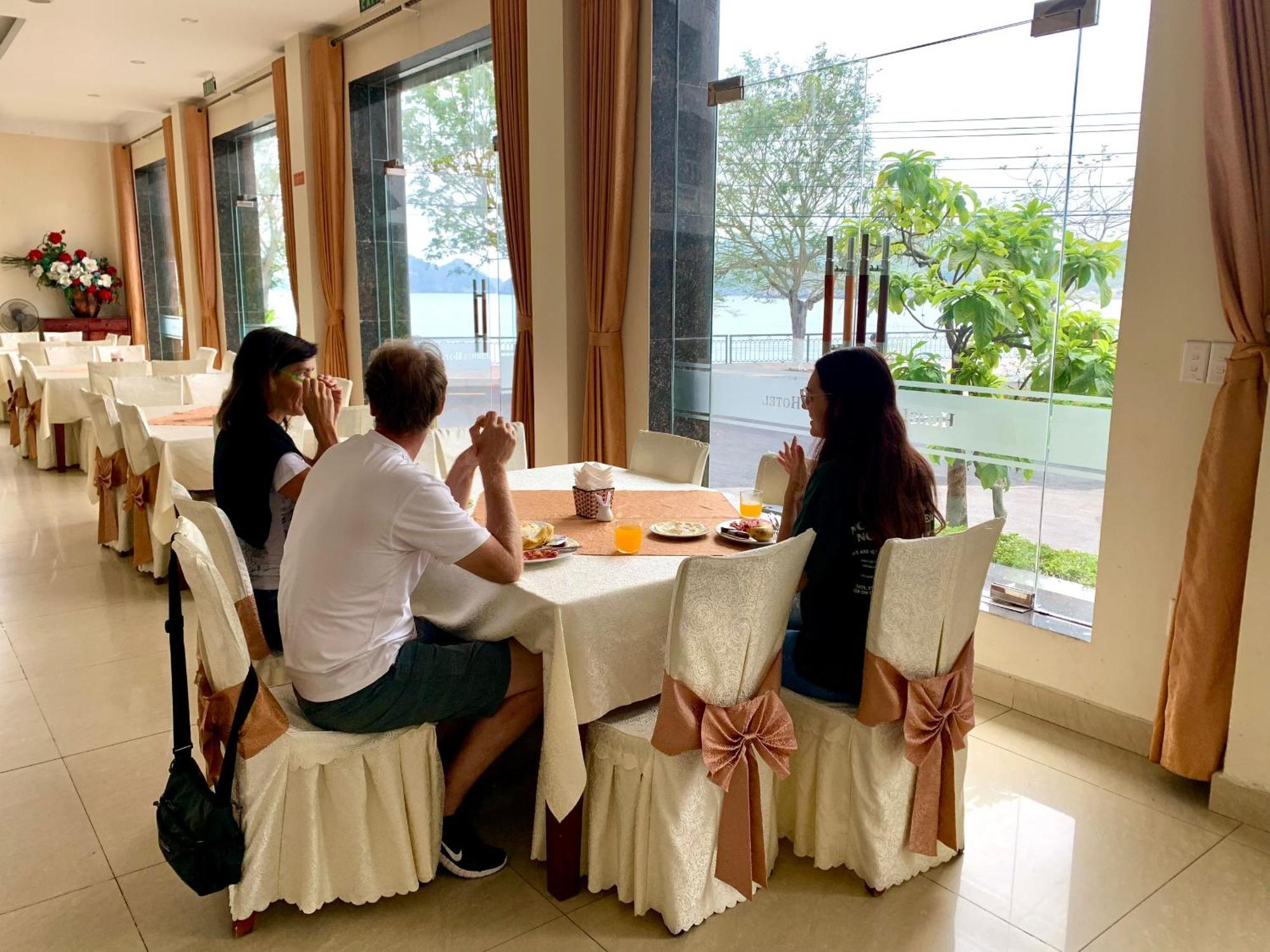 Hotel Hung Long Harbour