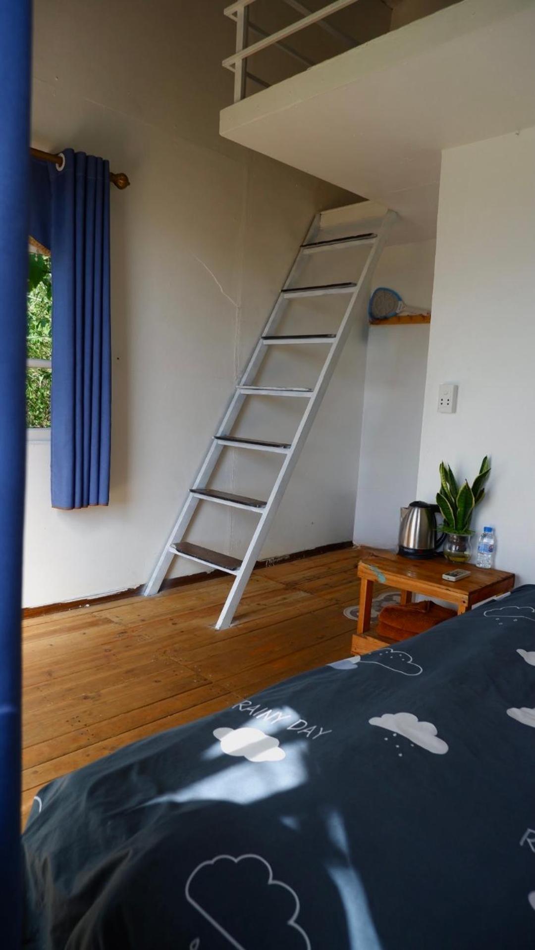Homestay Hillside House *