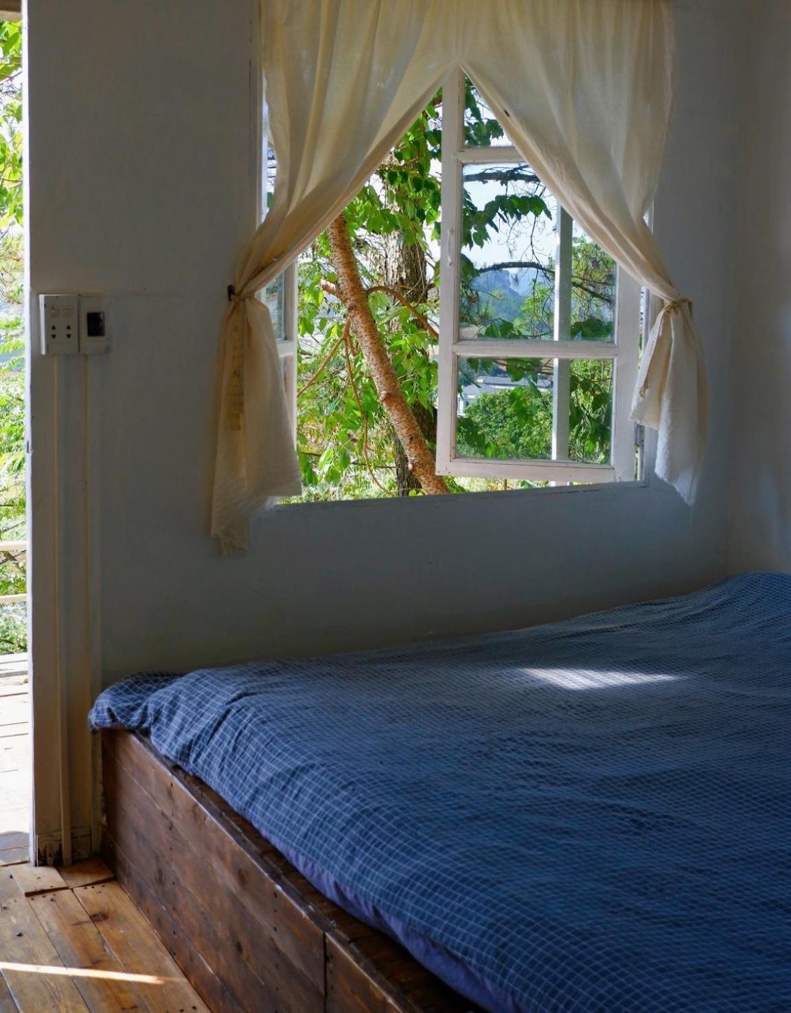 Hillside House *