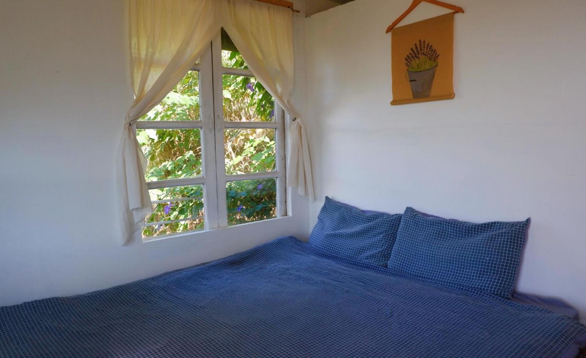 Hillside House Homestay *