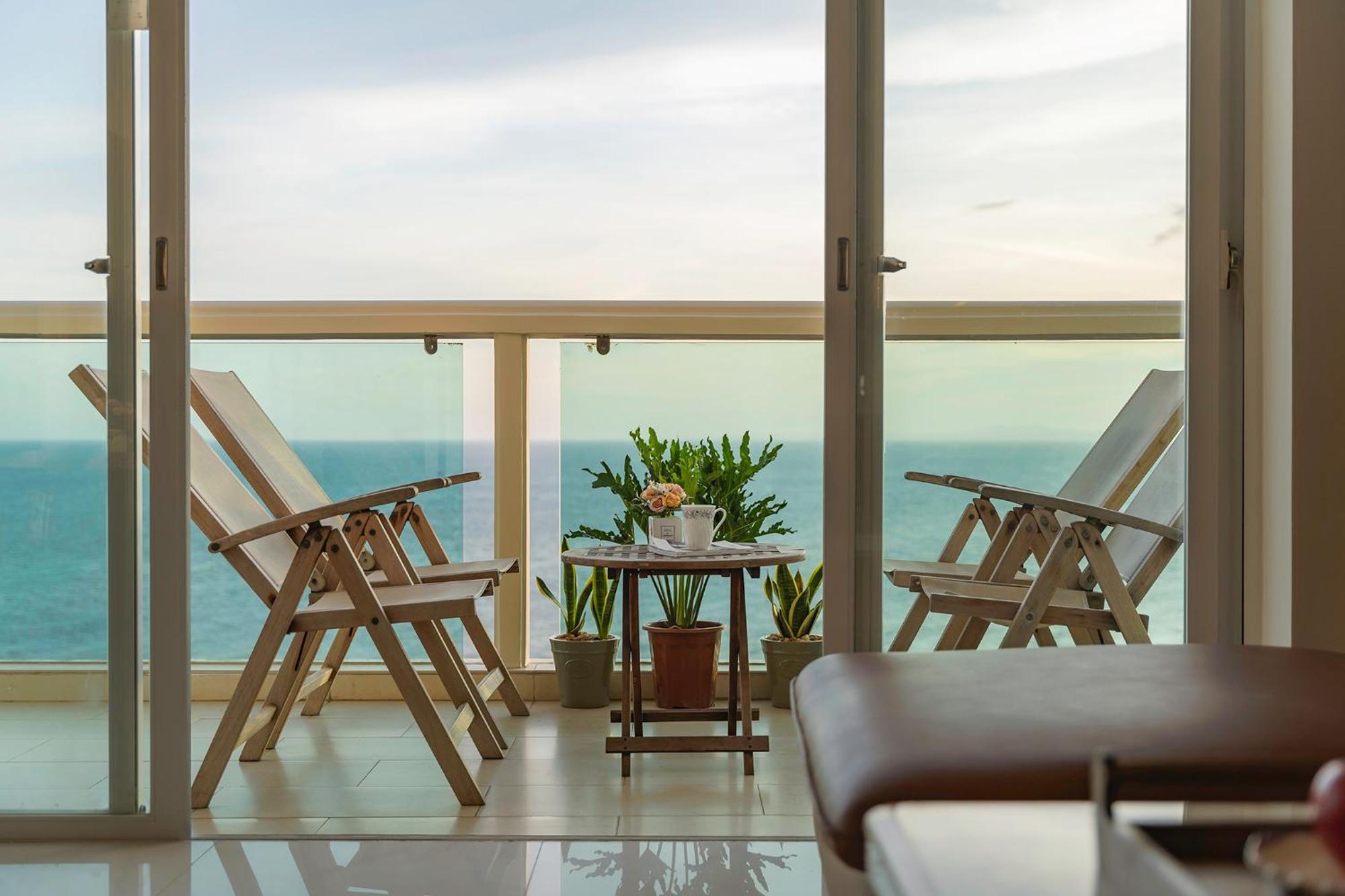 Casa - Ocean Melody - Front 3br