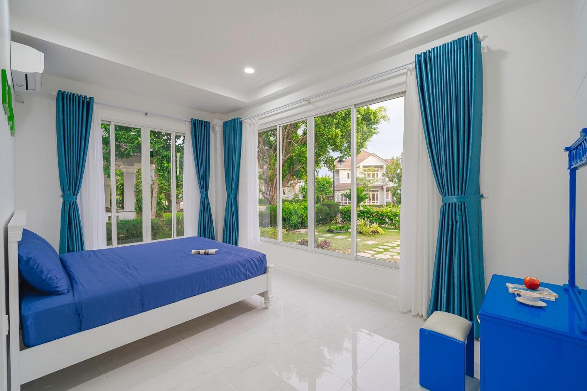 Villa Casa - Floral Park- Sealinks
