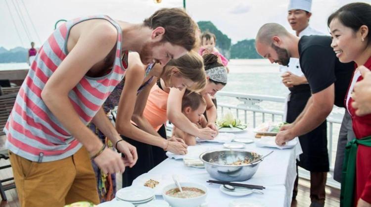 Cat Ba Violet Hotel 3*