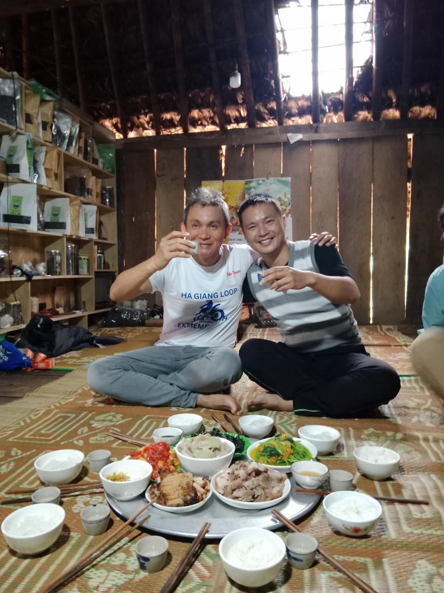 Hotel Yolo House And Loop Tours Ha Giang