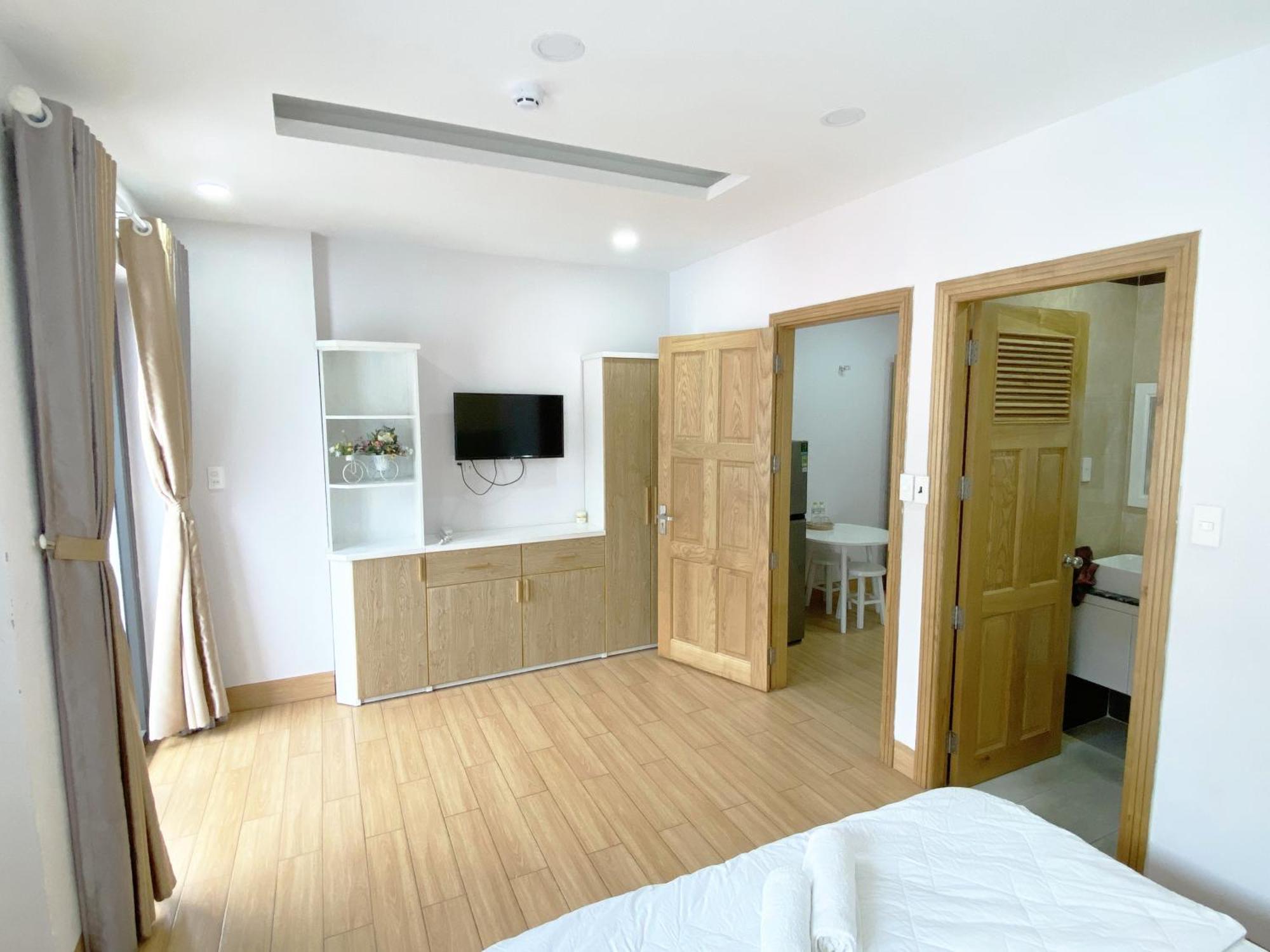 Jolilian & Hotel 3*