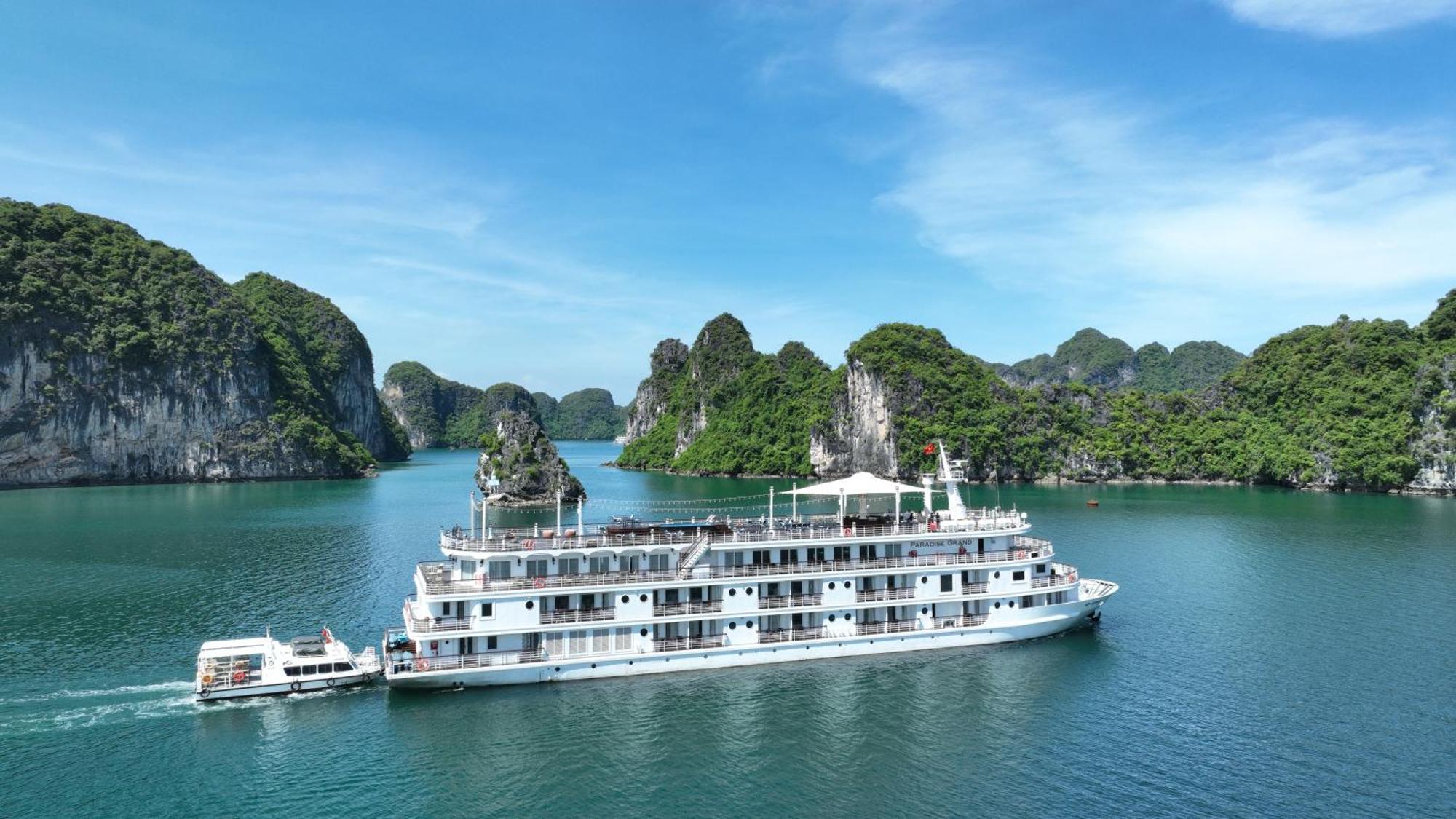 Du Thuyền Paradise Grand Vịnh Lan Hạ 5* Hạ Long