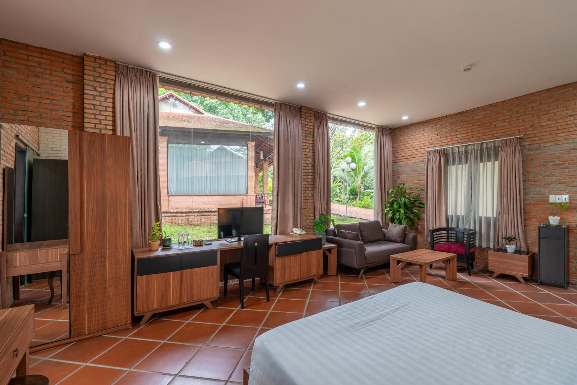 Mekong Long Thanh & Reststop Resort