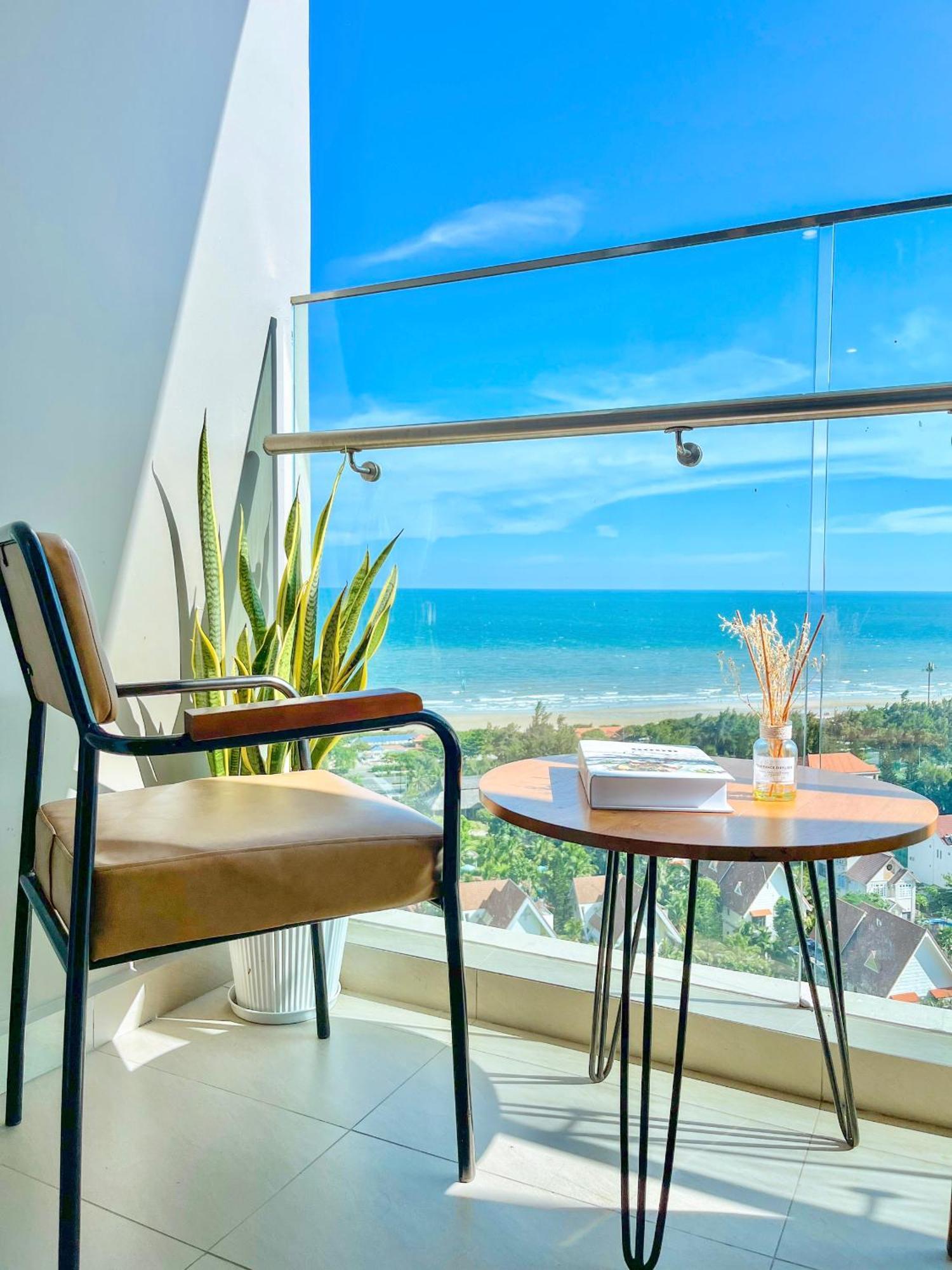 Homeaway - The Song 3brs Lux Condotel Apartment Vung Tau