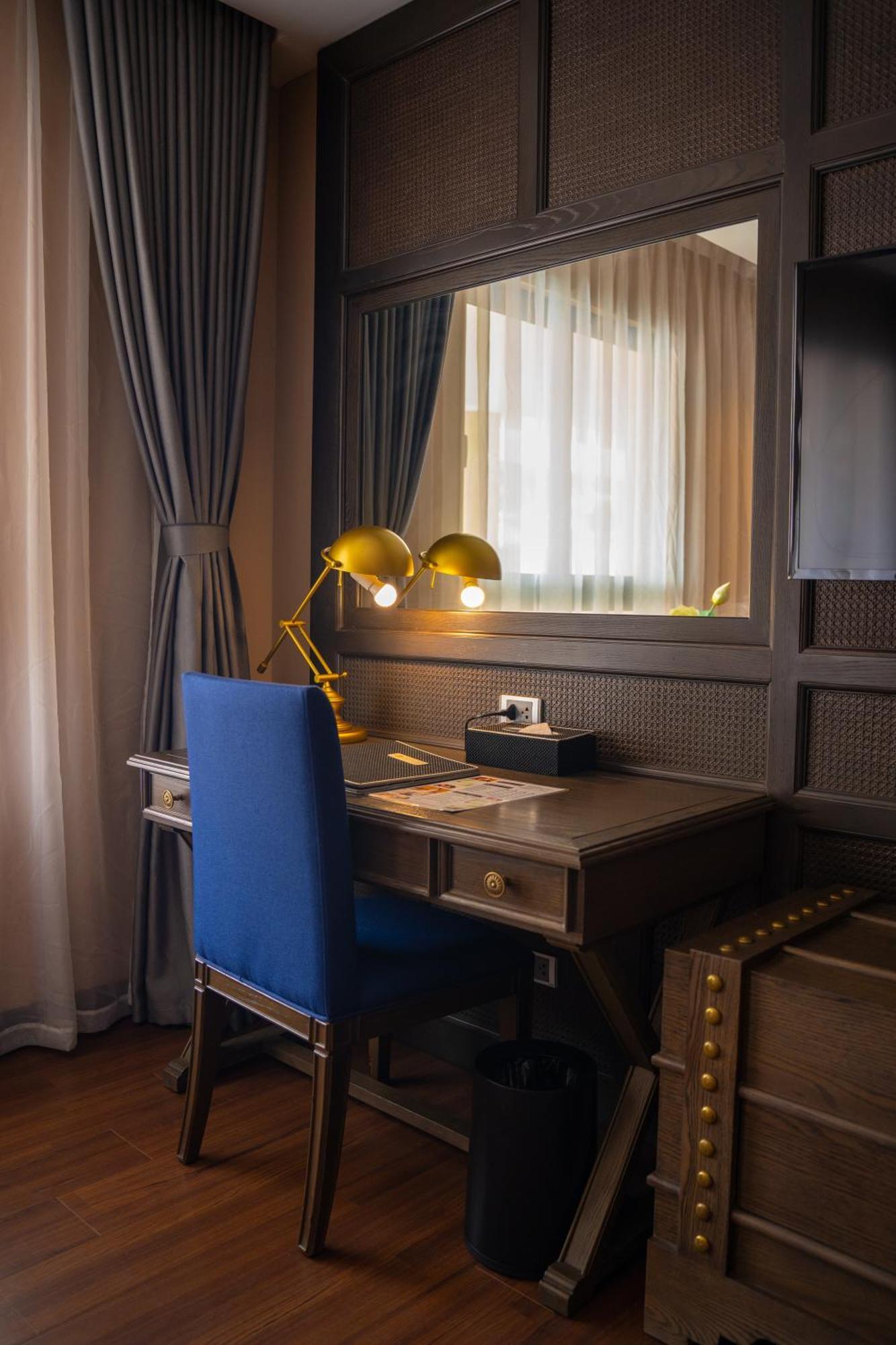 Lotus Aroma Hotel 4*