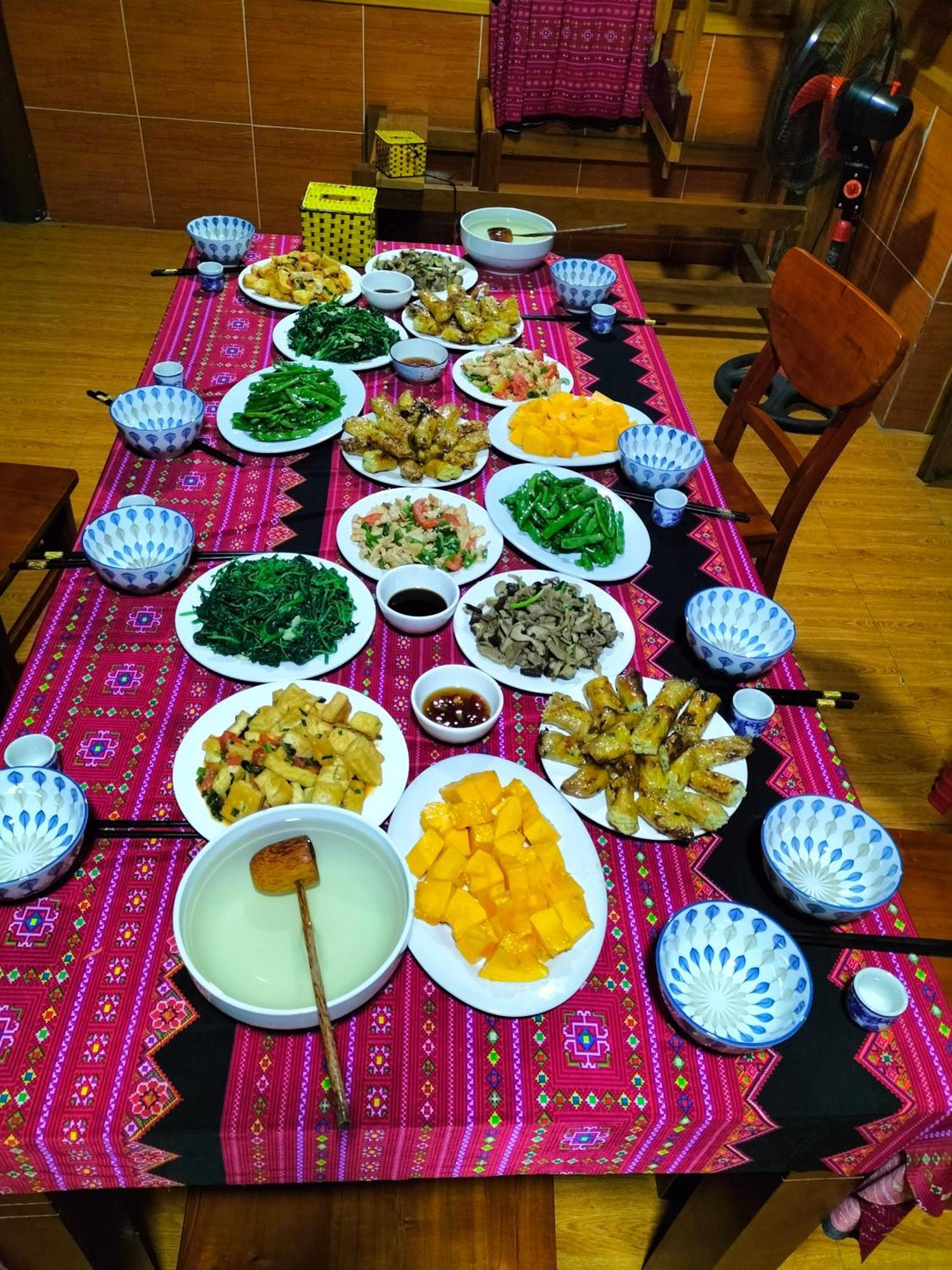 Muong Hoa Hmong Homestay *