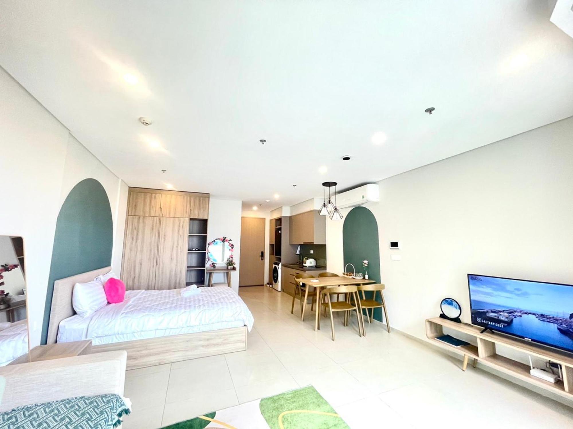 The Song - Sophia's House Apartment