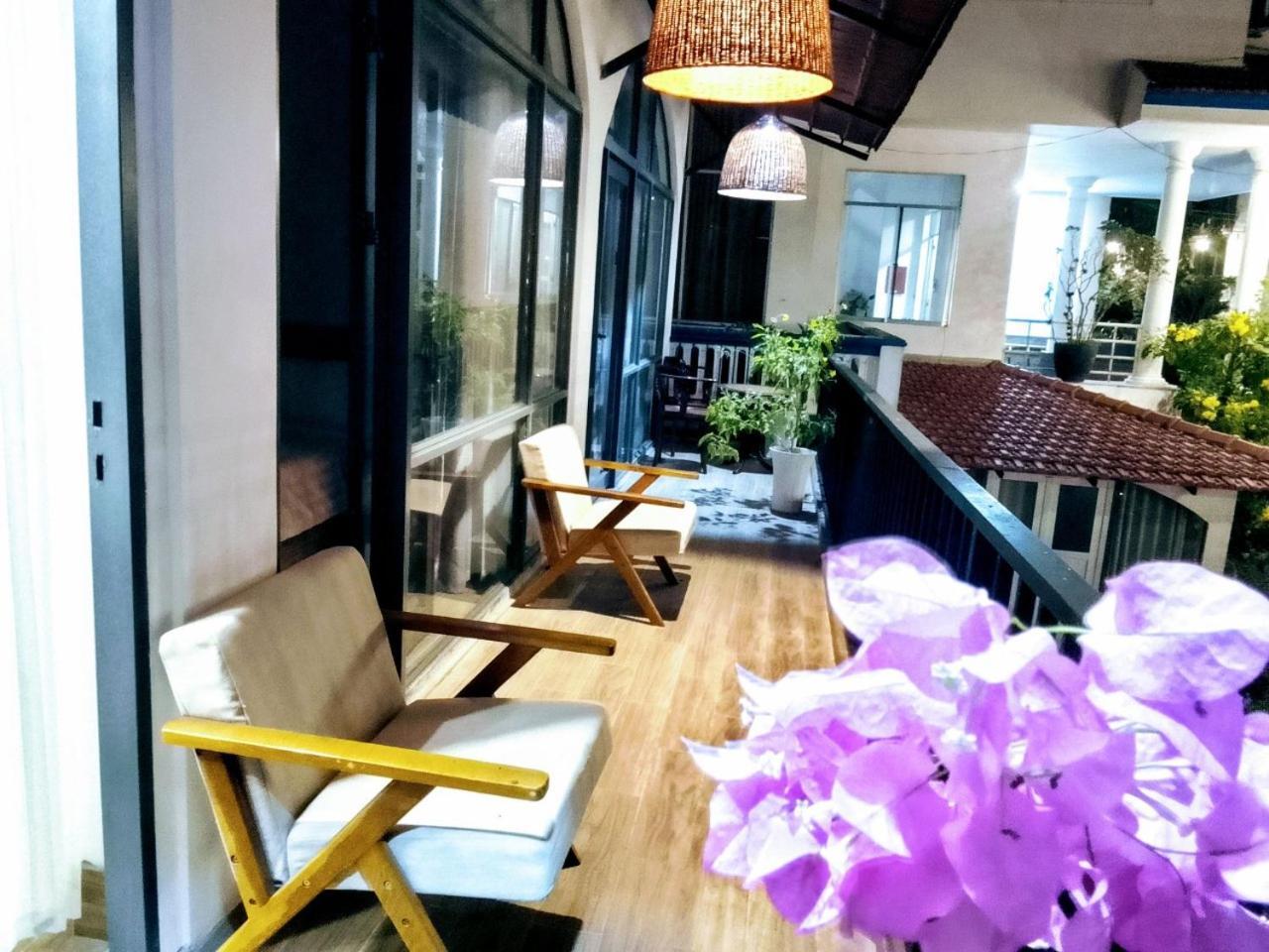 Vnd & Hotel