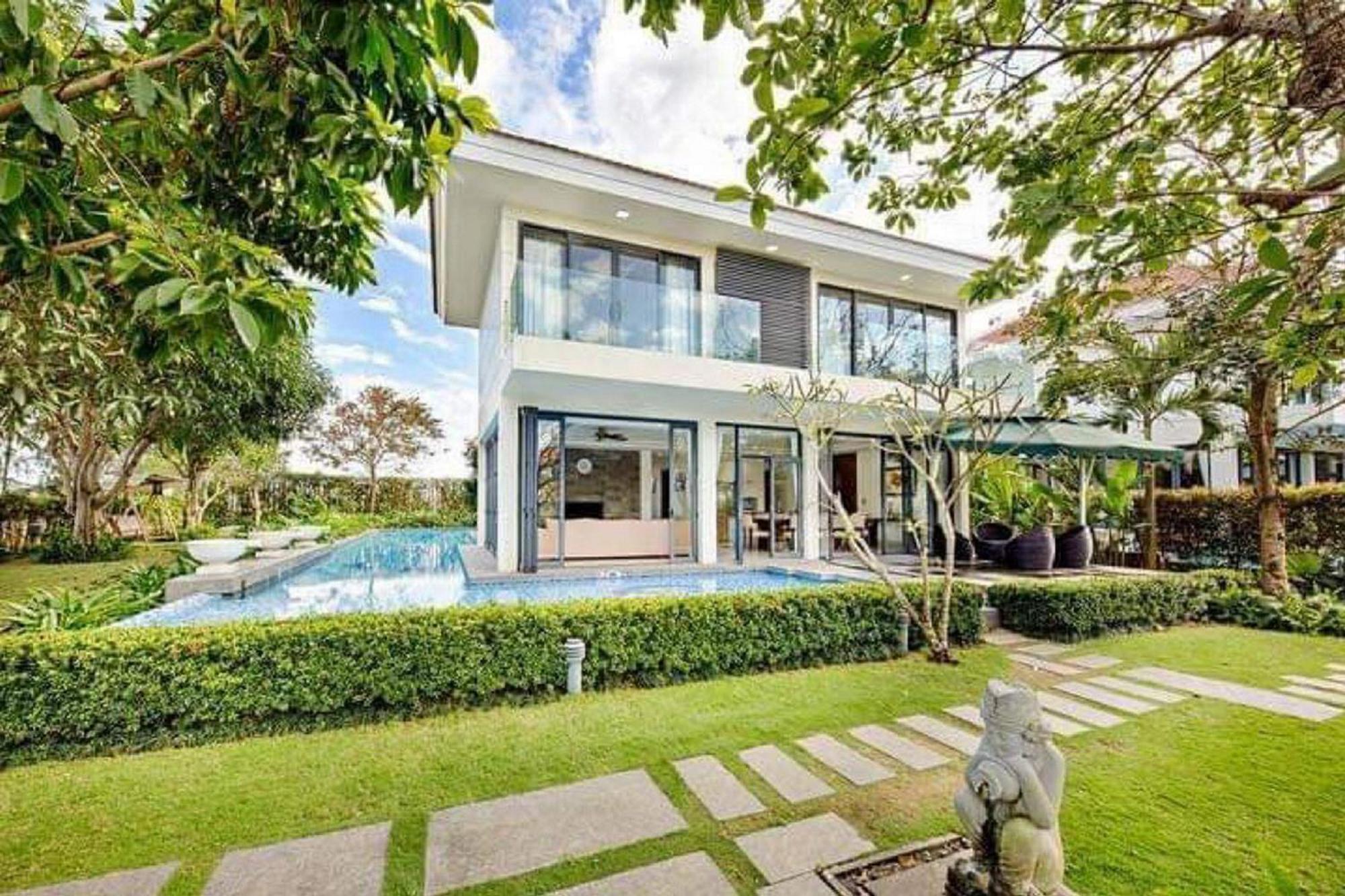 Ocean Pool Retreat In Villa