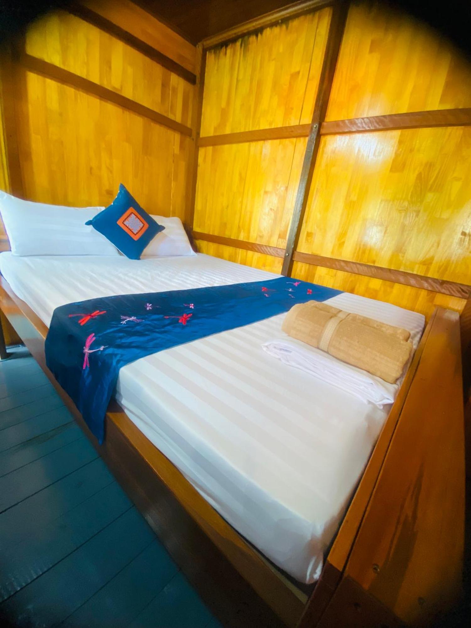 Eco Floating Farm Cai Beo Farm stay *