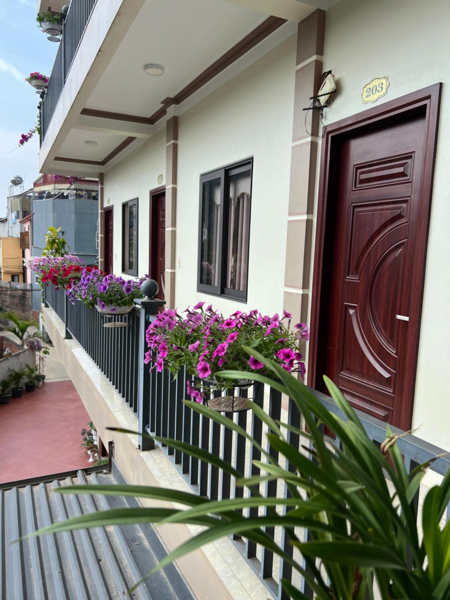 Bed & Breakfast Nha Nghi Ngoc Long