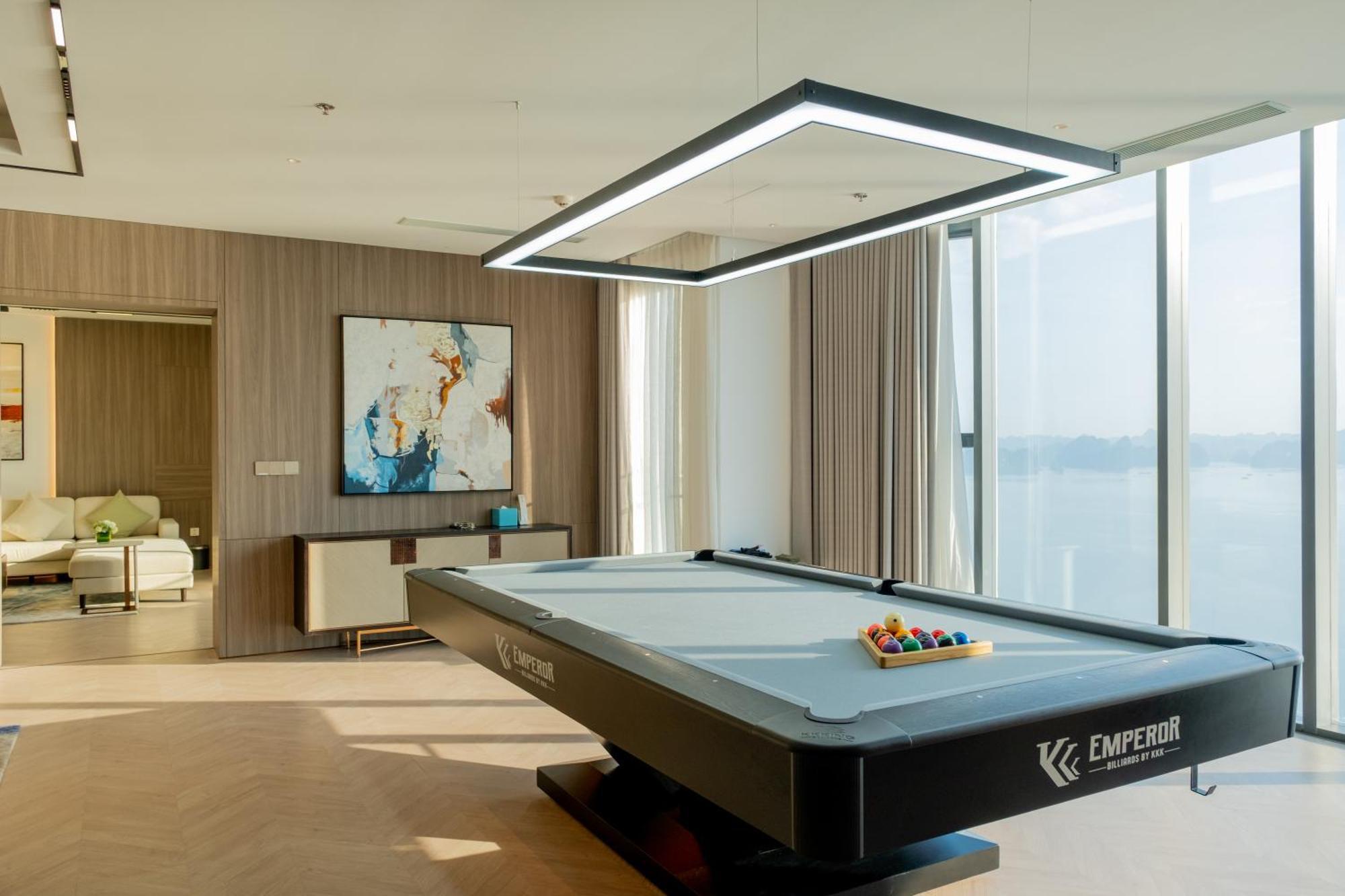 A La Carte Bay Managed By Taseco 5* Ha Long