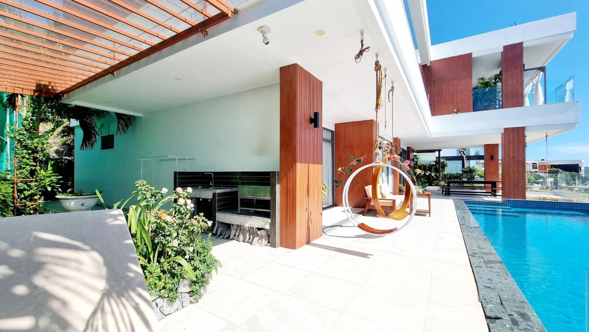 Ocean Front *