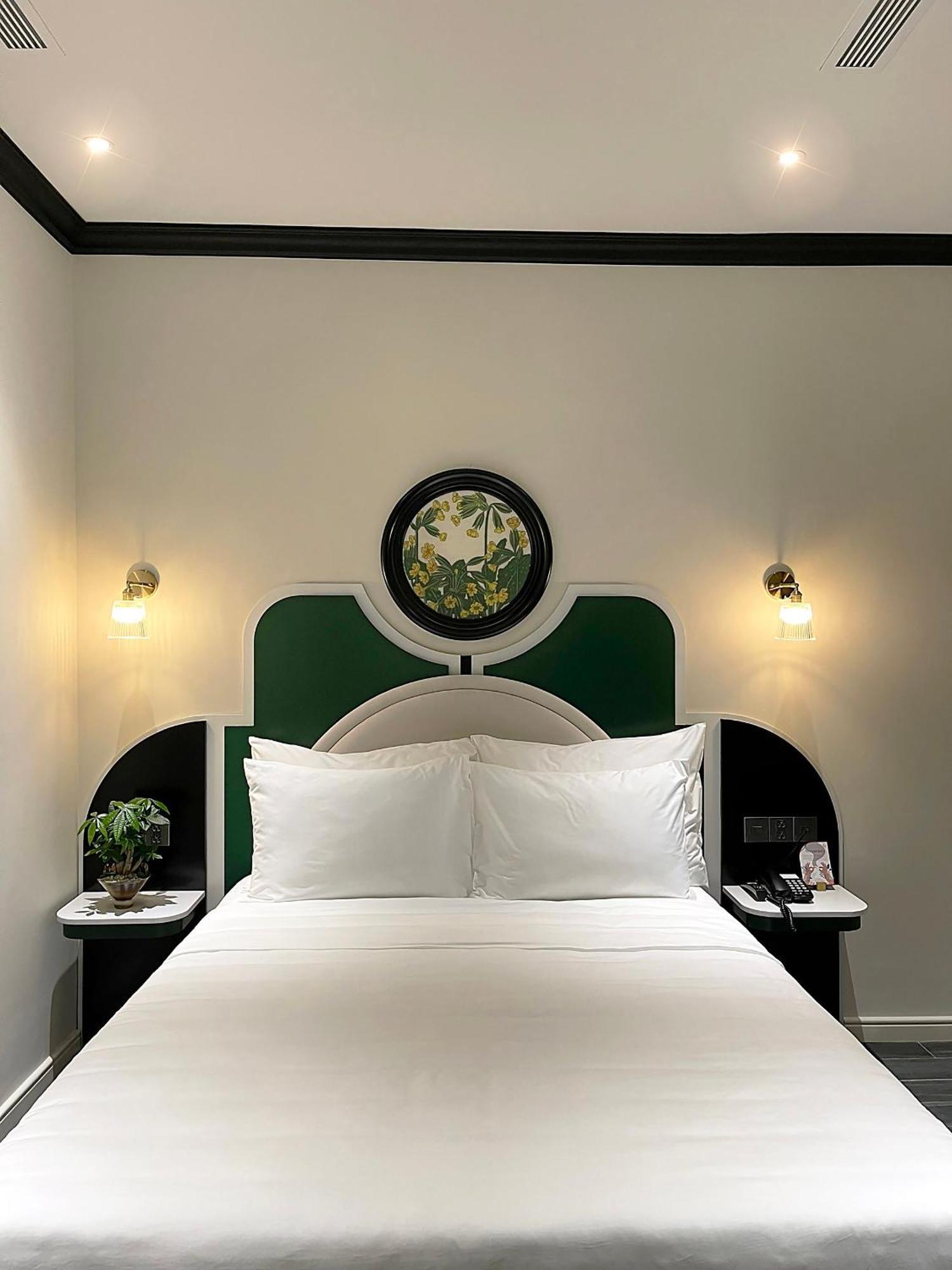 Le Bonheur Hotel