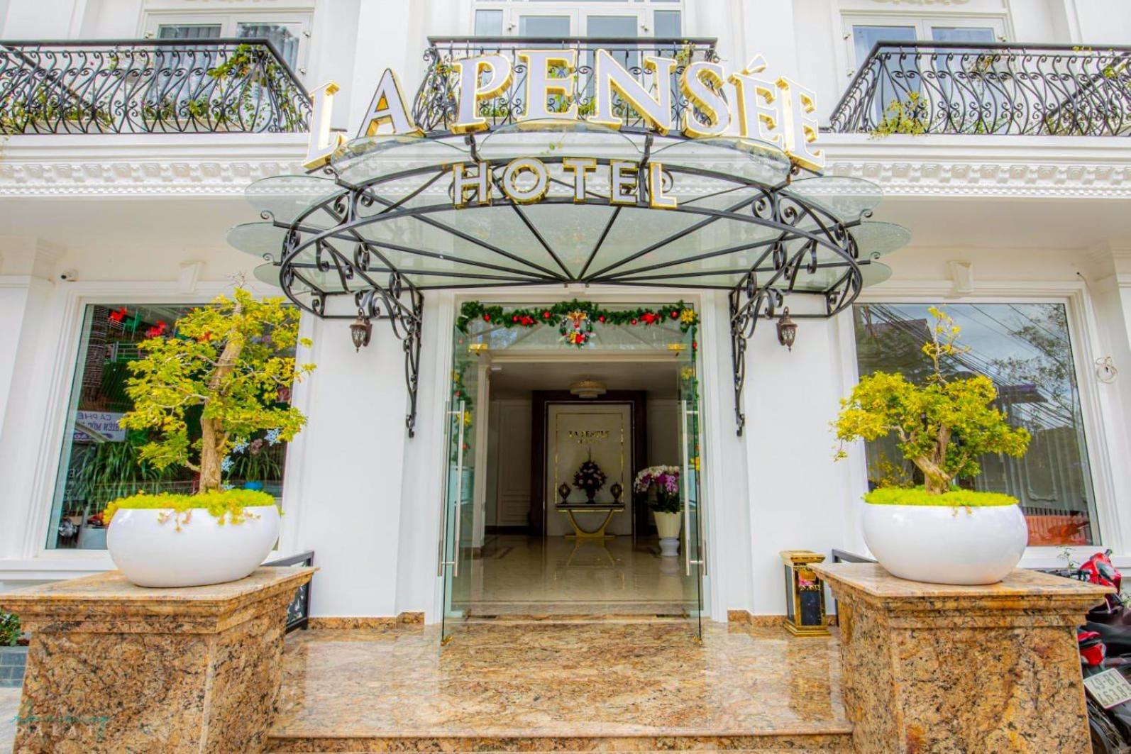 La Pense'e - Hotel 2*