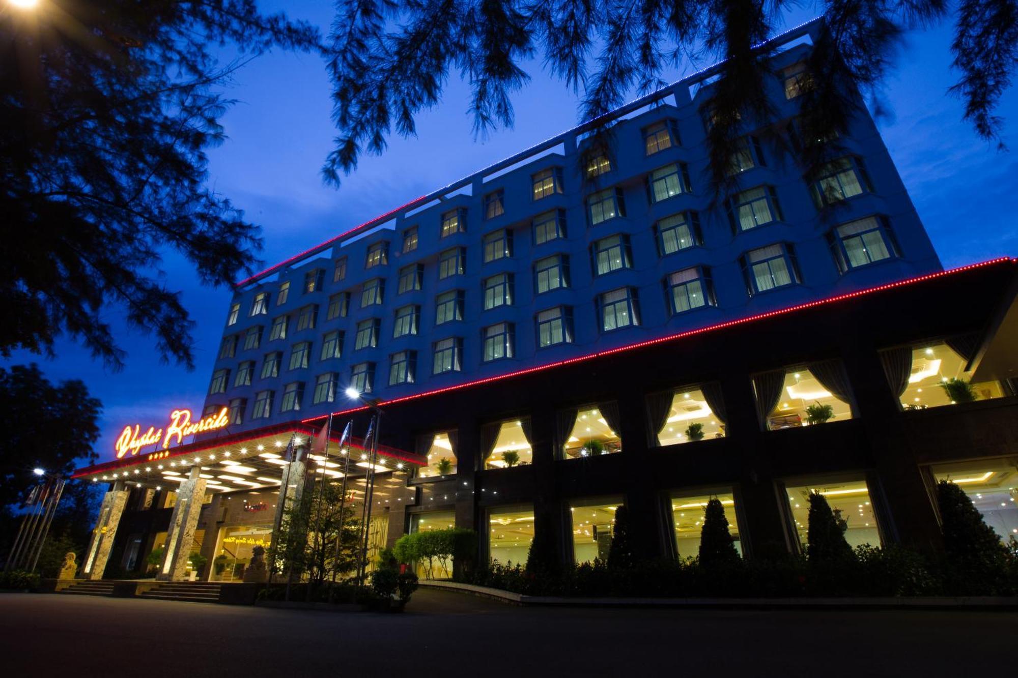 Phat Riverside Hotel 4*