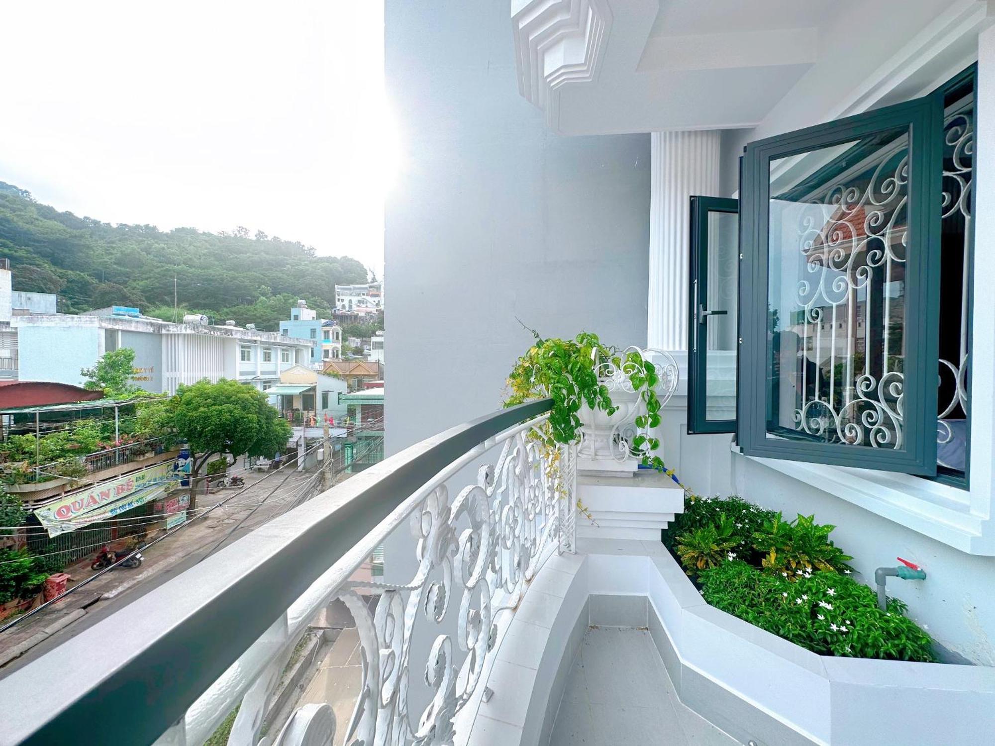 Milan - Milanesa And Apartment Vung Tau