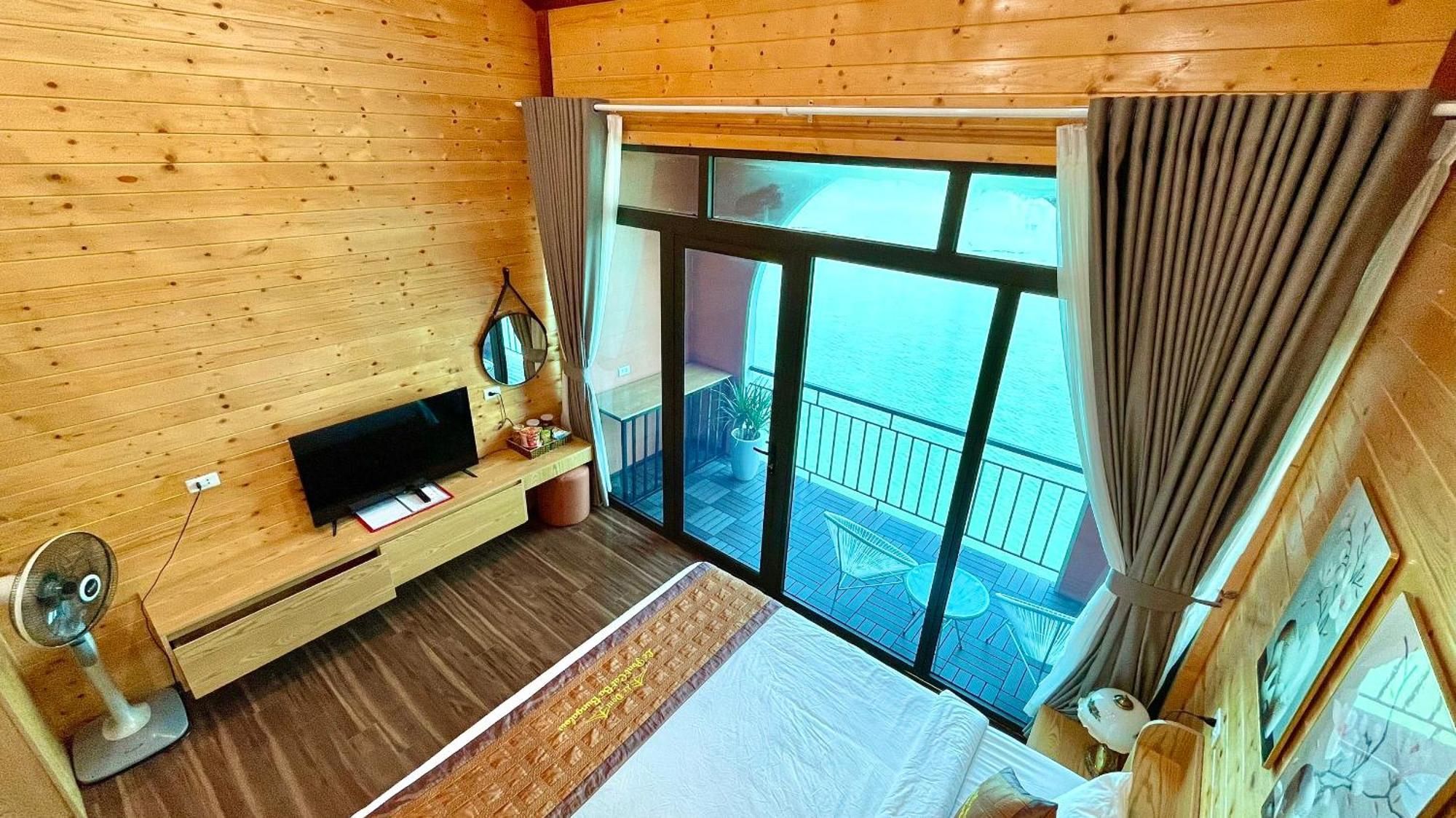 Le Pont Cat Ba Hotel