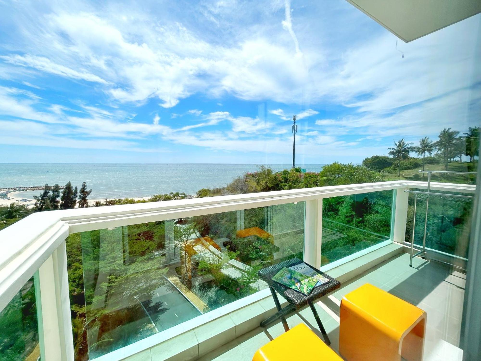 Ocean Vista Apartment