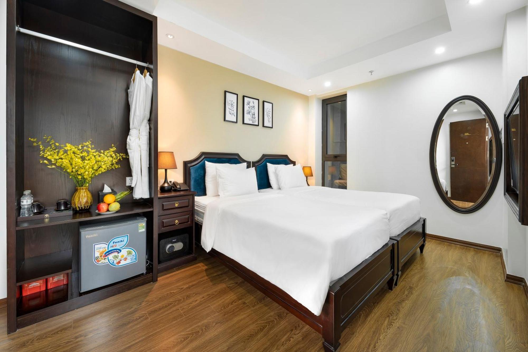 Fiesta Grand And Hotel