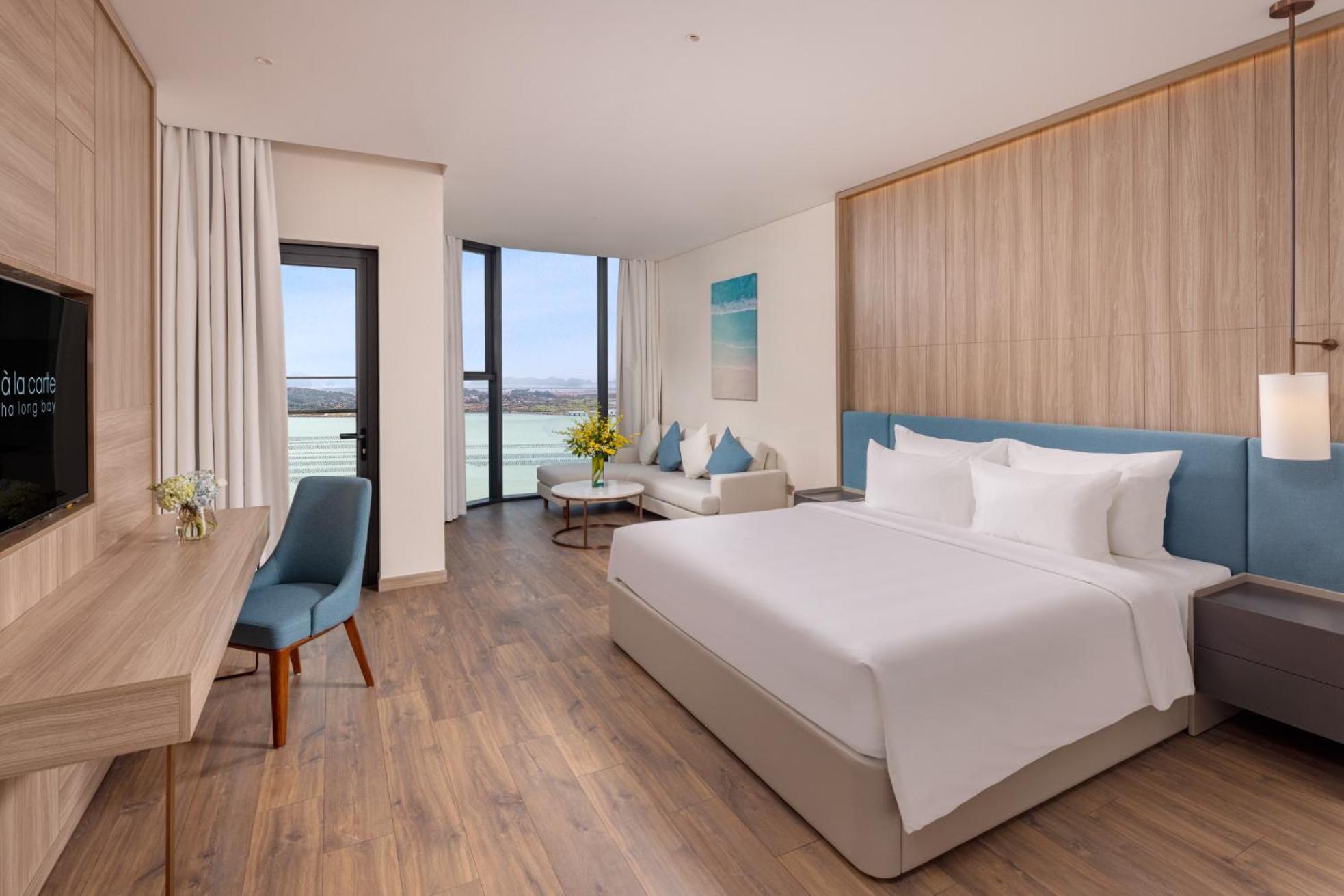 Luxury Waterfront A La Carte Apartment Ha Long