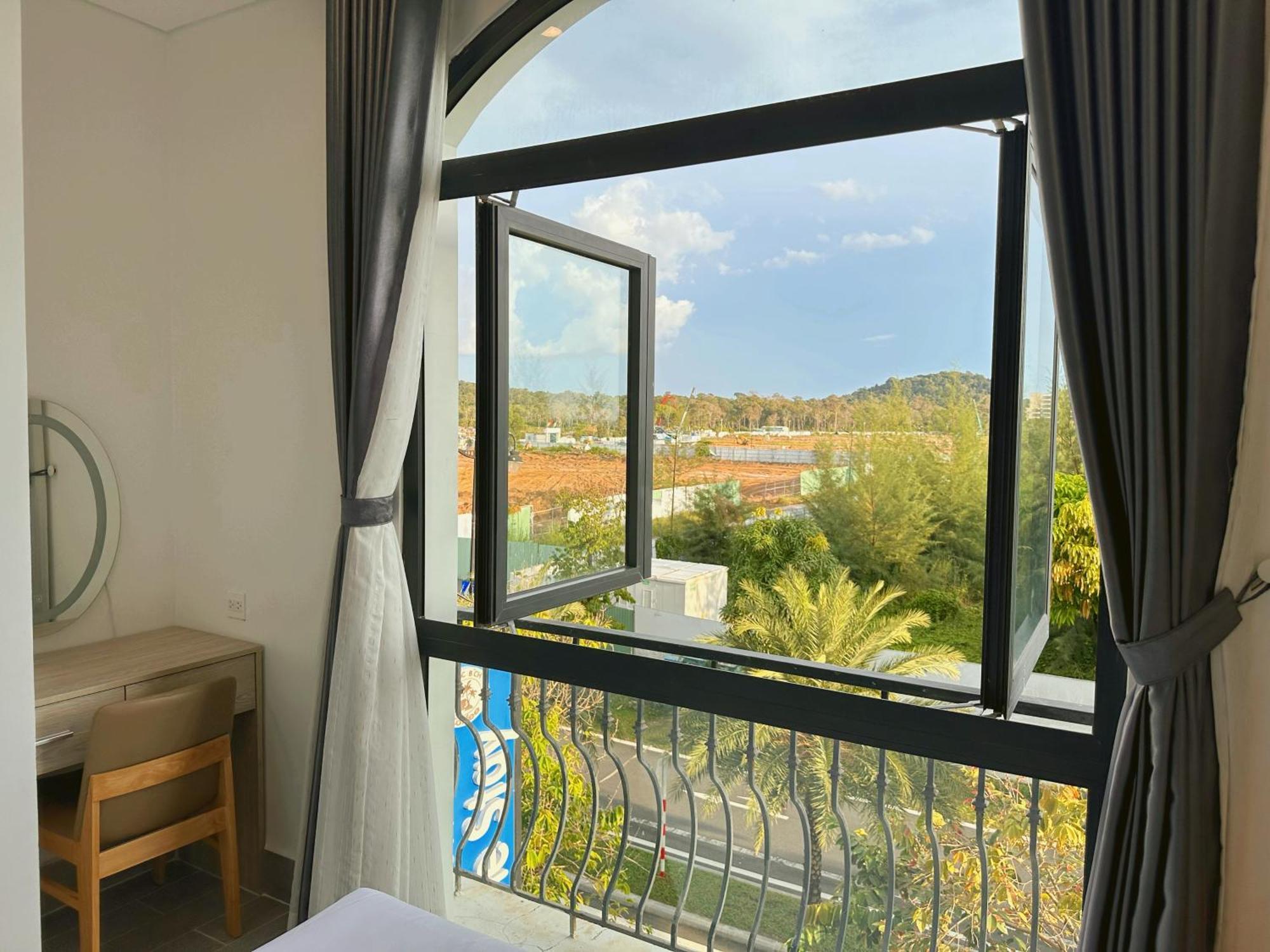 The Sol House Hotel