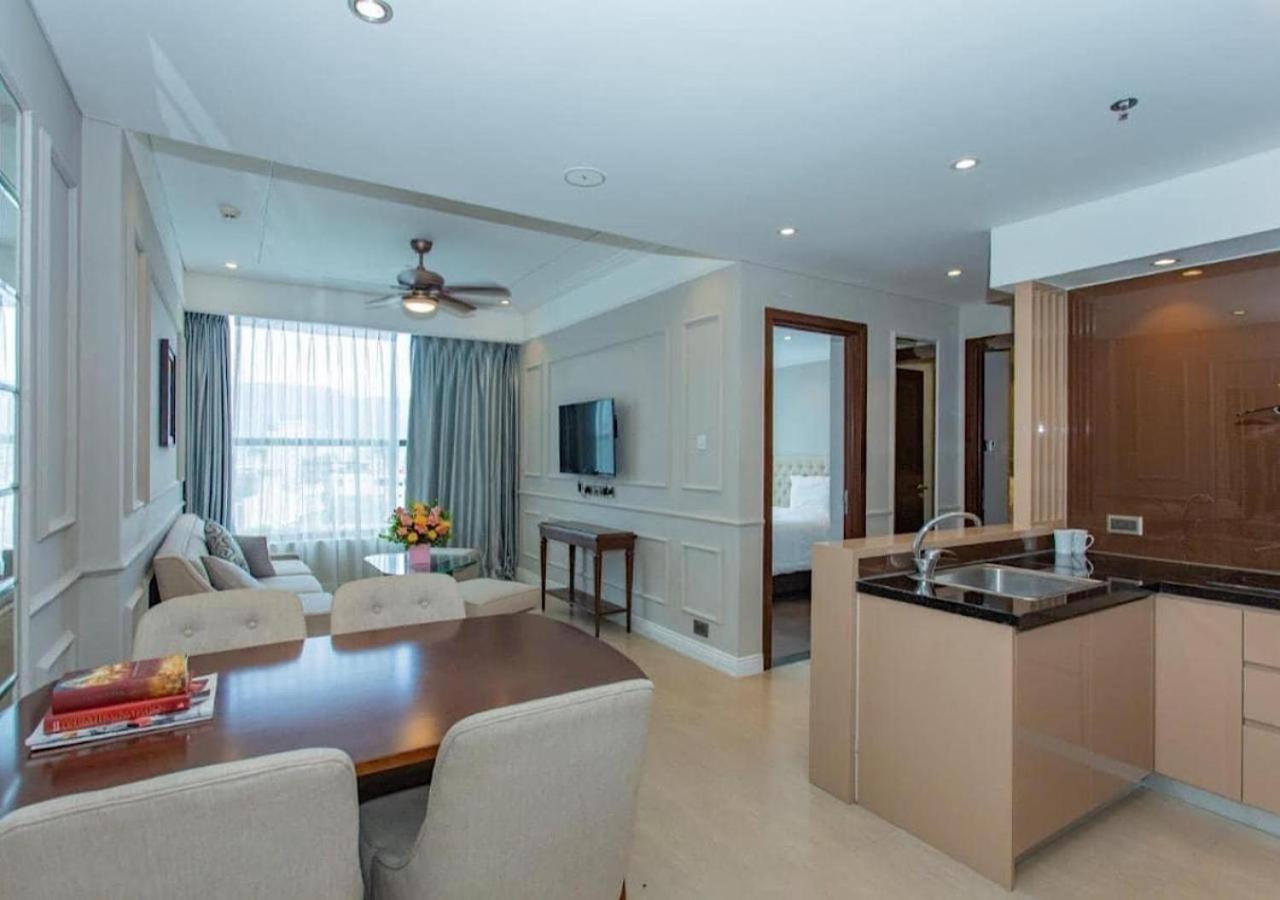 Sunrise Luxury With Ocean View Apartment Da Nang