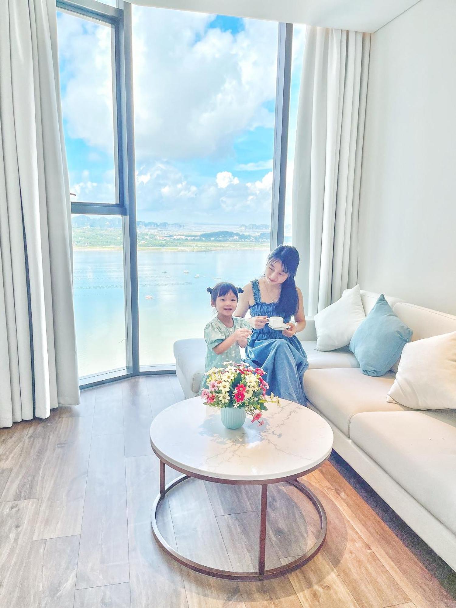 Luxury Waterfront A La Carte Ha Long