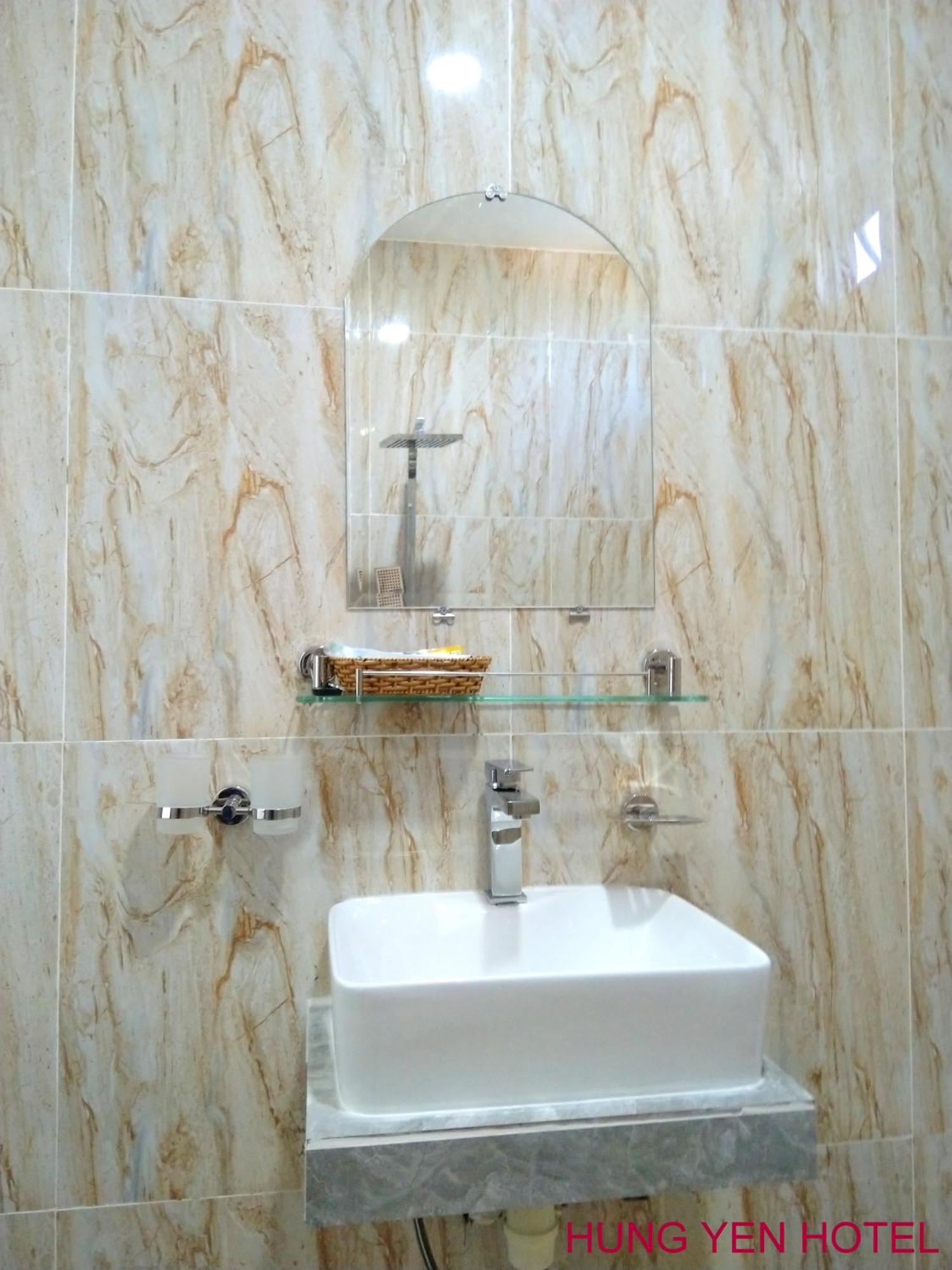 Hotel Khach San Hung Yen