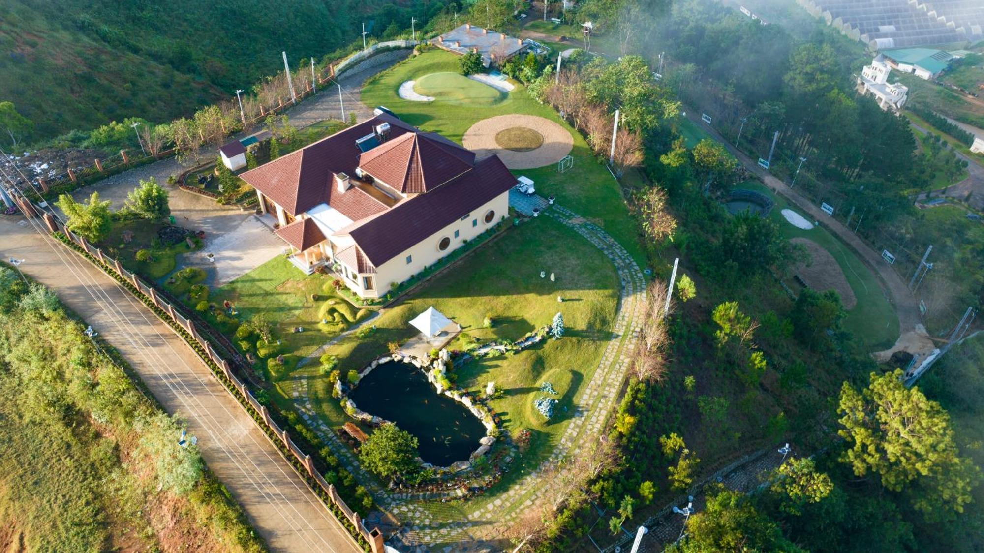 Four Spring & Golfs Resort *